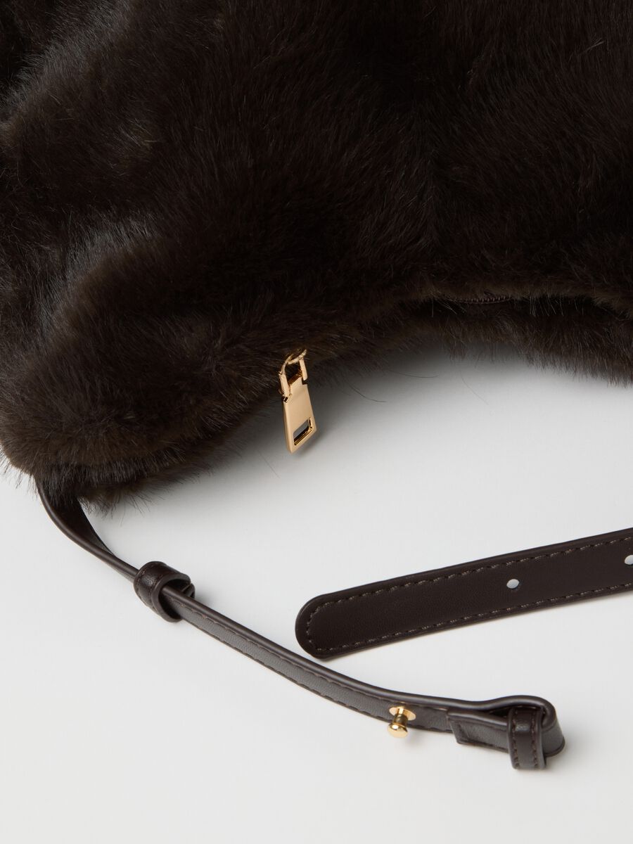 Brown crossbody bag with zip_1