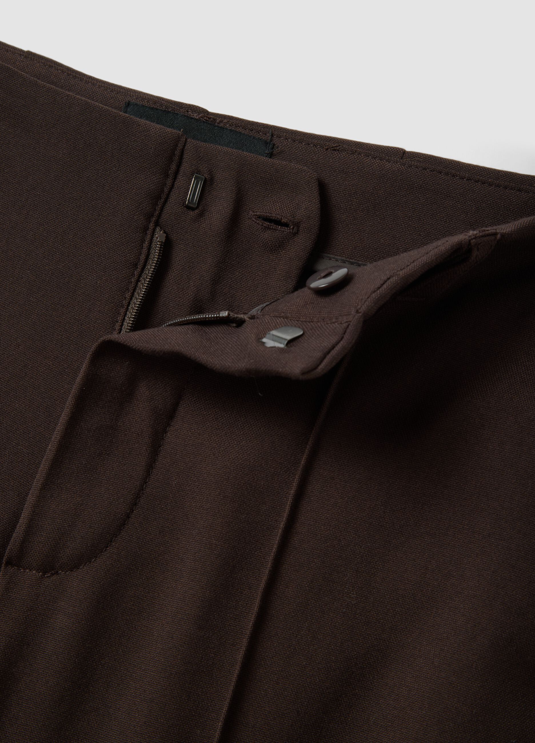 Pantaloni formali marroni flare in viscosa elasticizzata