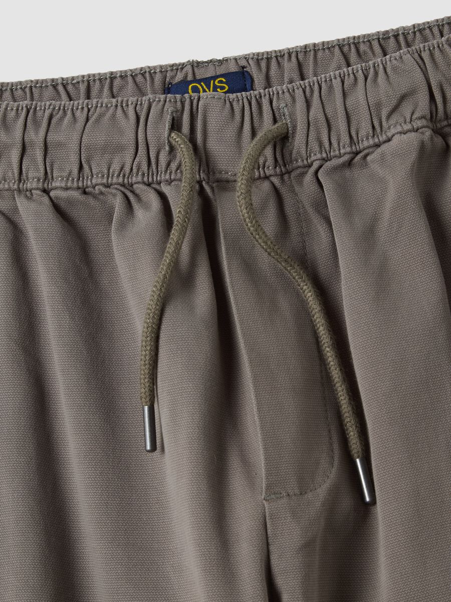 Jogger grigi in cotone elasticizzato con fondo elasticizzato comfort fit_1