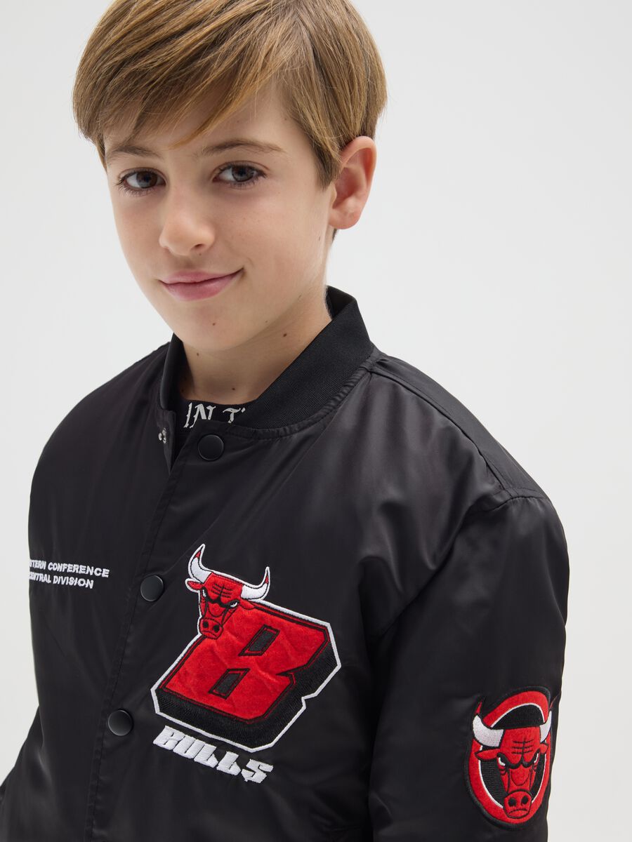 Kids' black bomber jacket regular fit with Chicago Bulls print_2