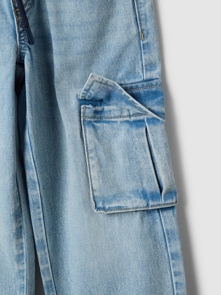 Blue pure cotton regular fit cargo pocket trousers for boys_3