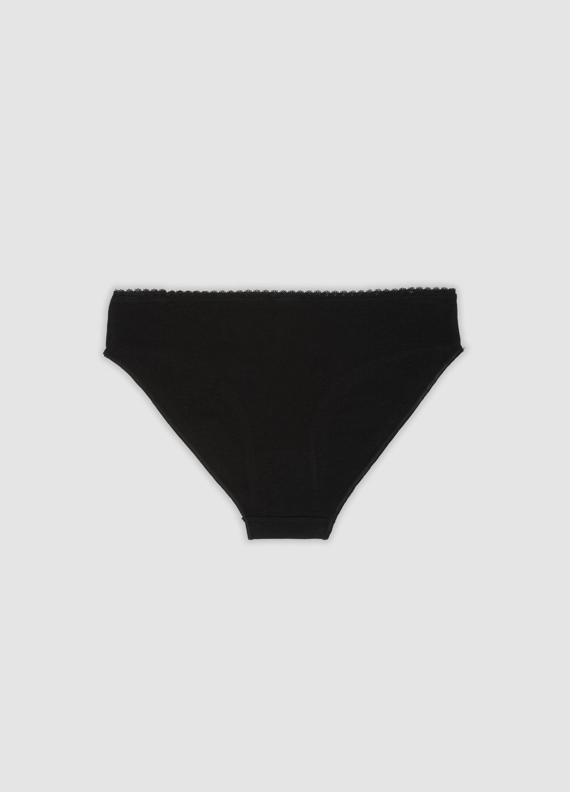 Three-pack of black and white briefs in stretch organic cotton blend