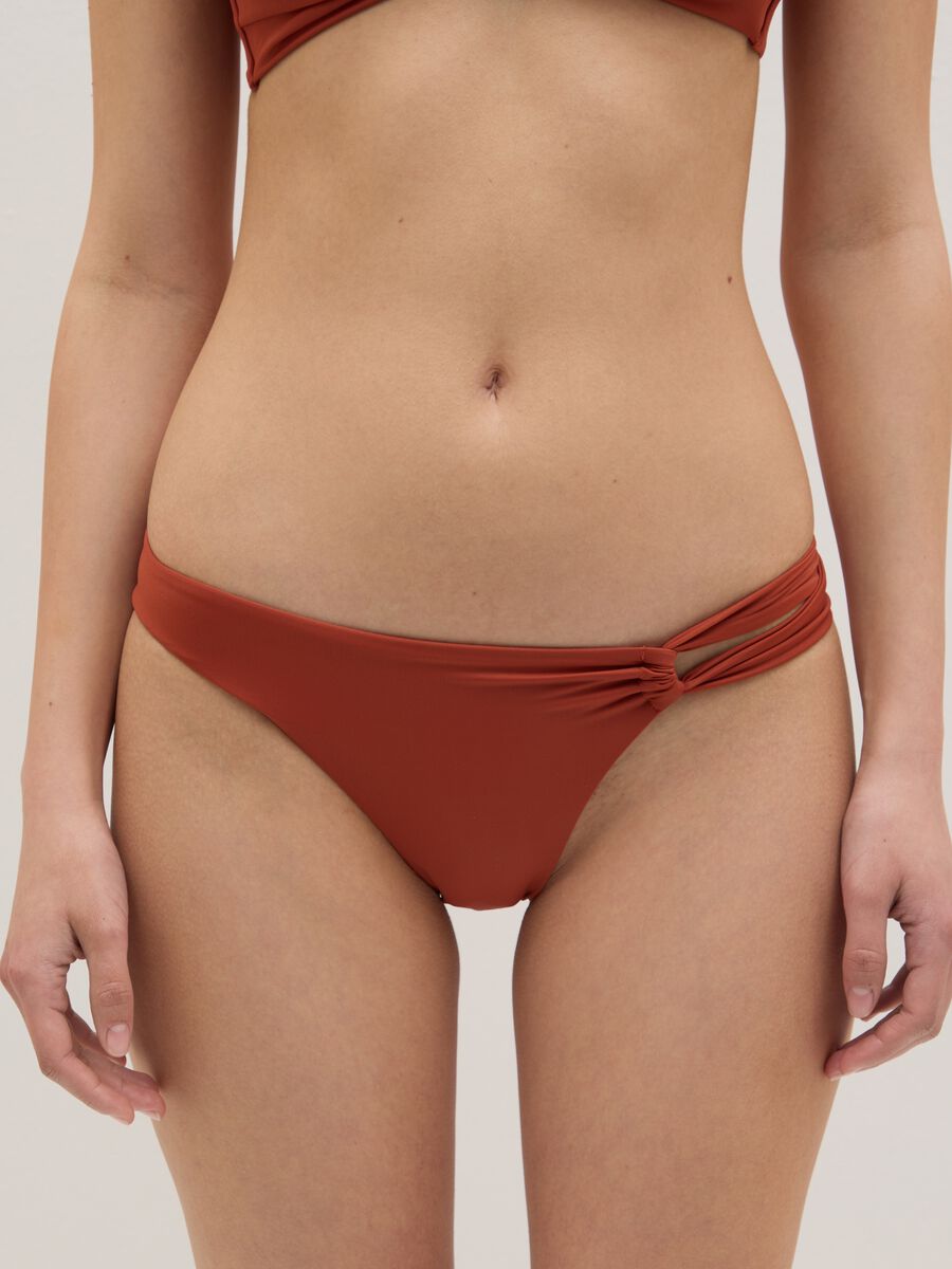 Women's bikini briefs in red stretch fabric_2