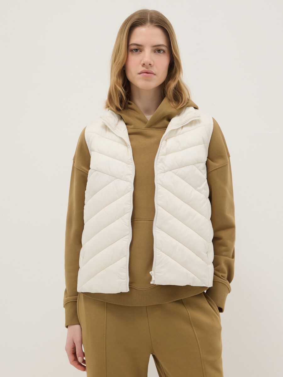 White padded regular fit gilet with zip_0