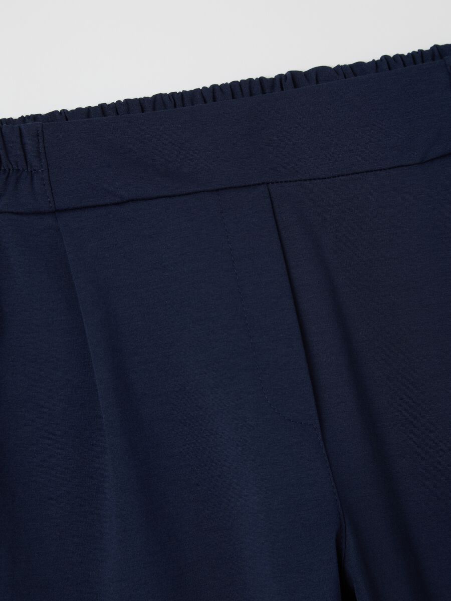 Cropped chino trousers with turn-ups_5