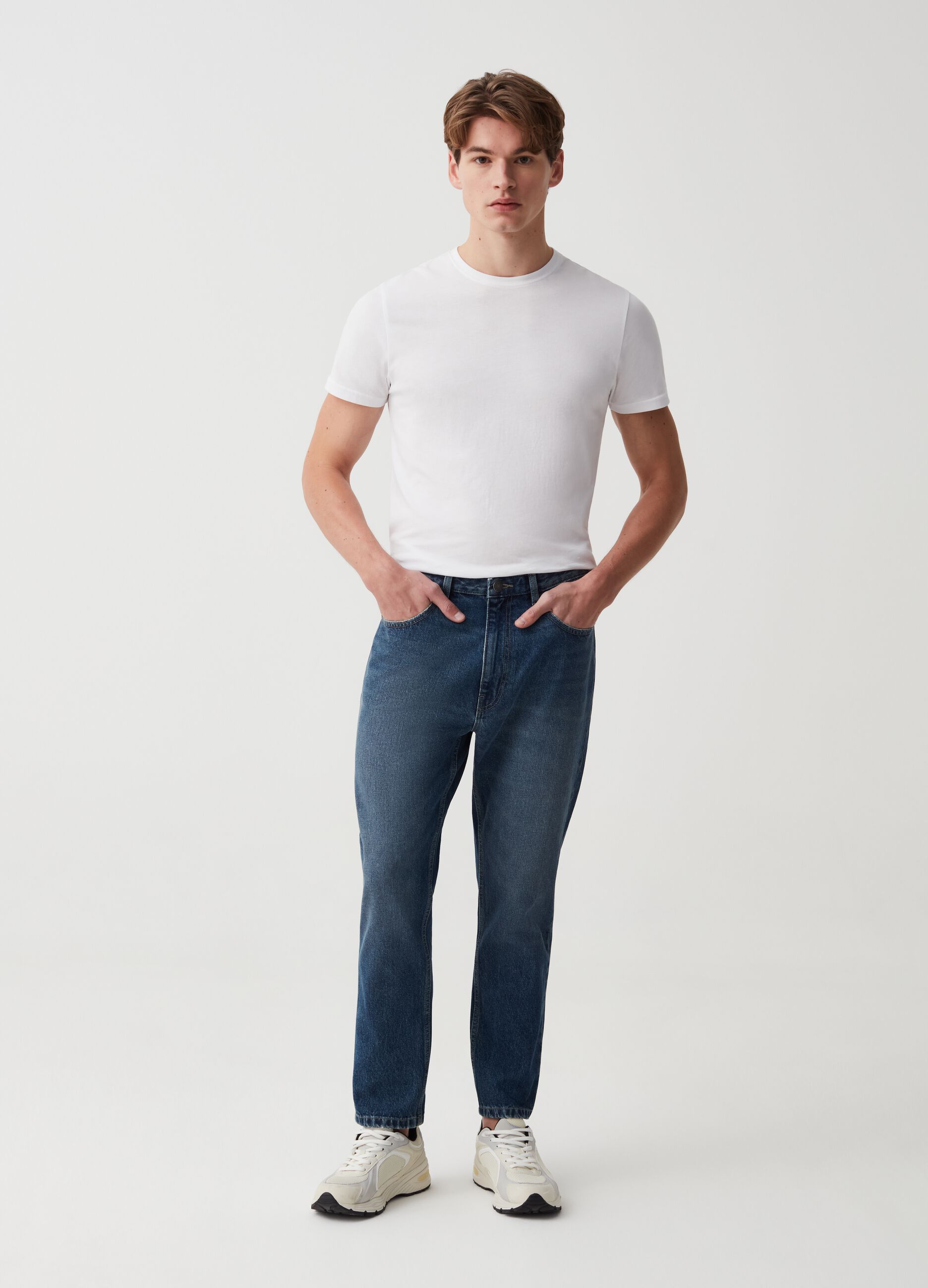 Carrot-fit jeans with fading