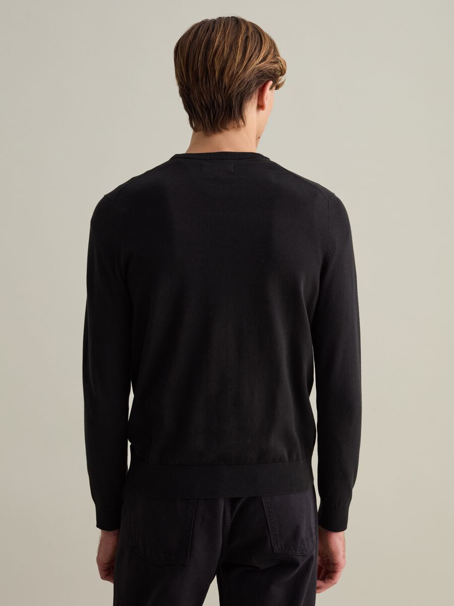 Pullover con scollo rotondo_4