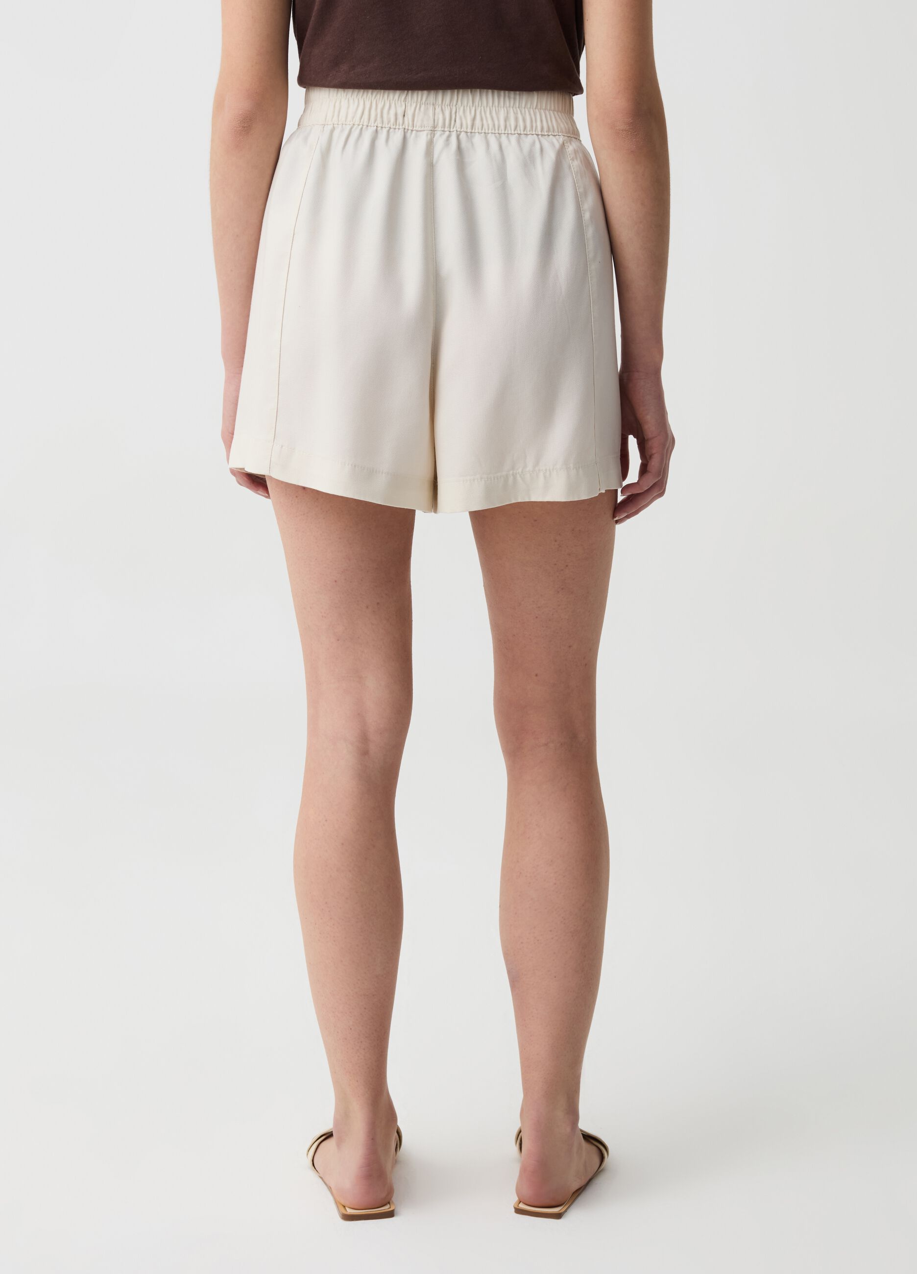Shorts in Lyocell a vita alta