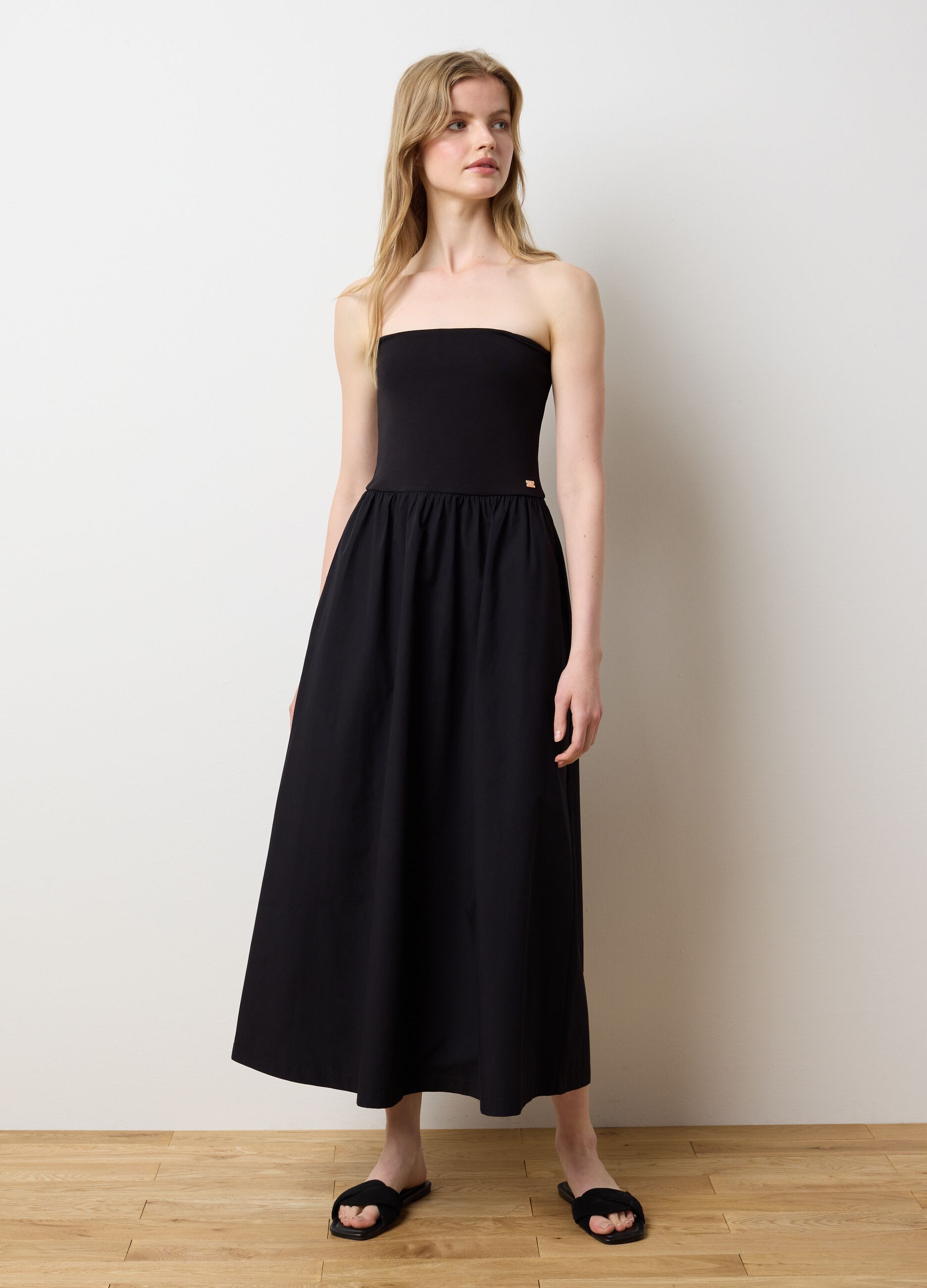 Vestito lungo con top a fascia nero