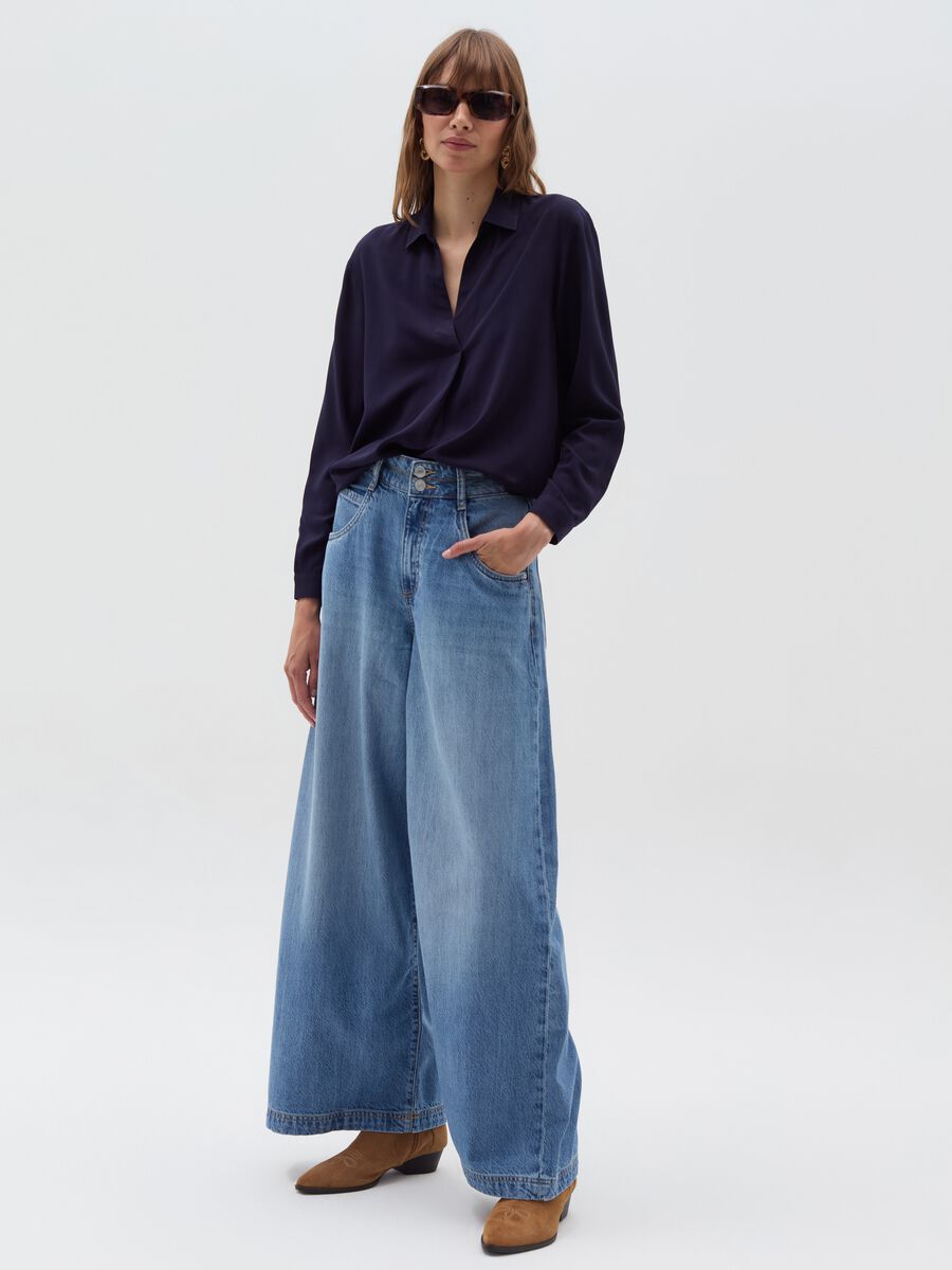Blusa con scollo a polo maniche lunghe_1
