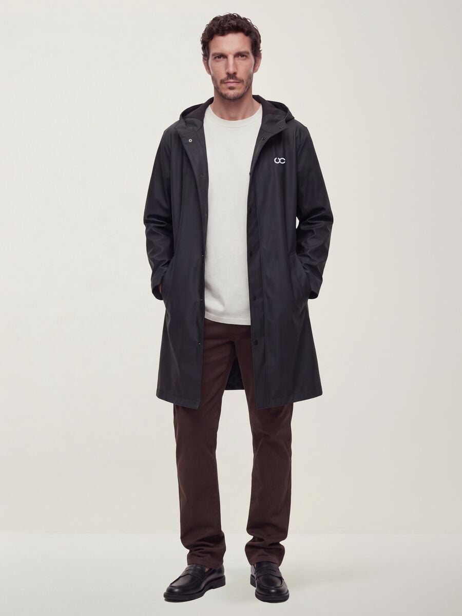Black regular-fit raincoat with zip_1