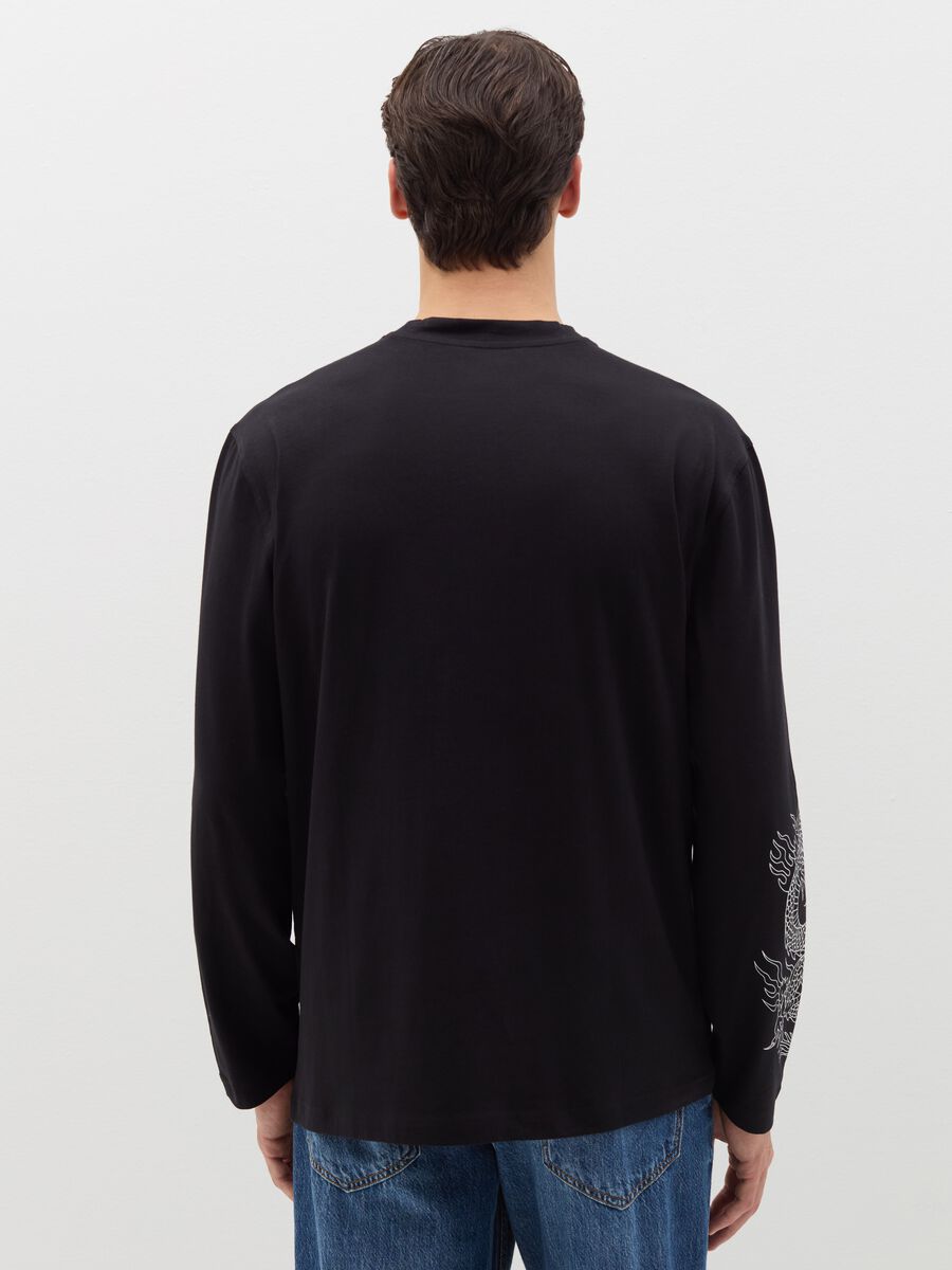 Long-sleeved T-shirt with dragon print_2