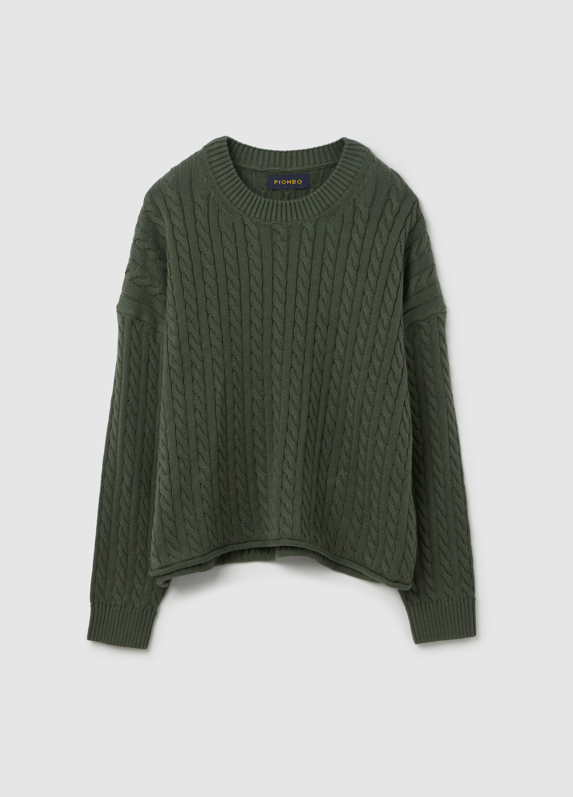 Ribbed pullover with cable-knit design
