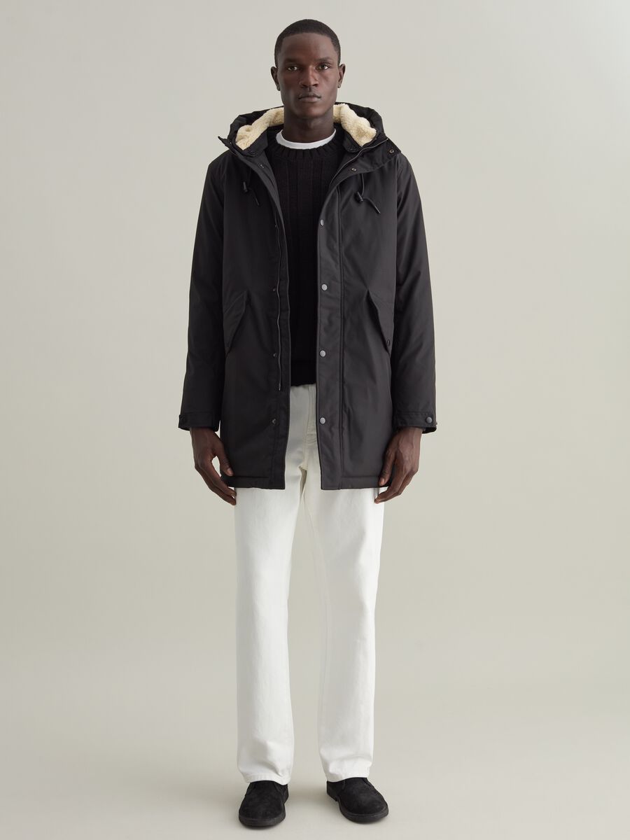 Parka con cappuccio e interno in sherpa_1