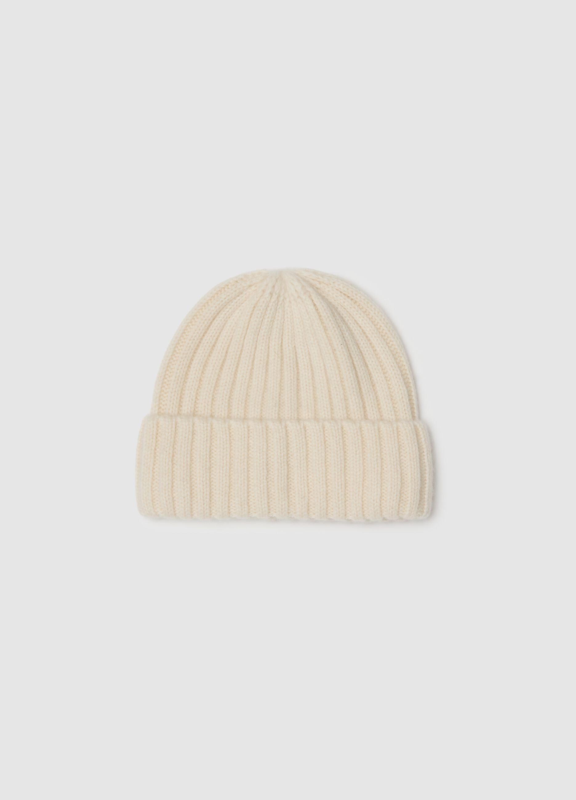 Beige pure cashmere hat