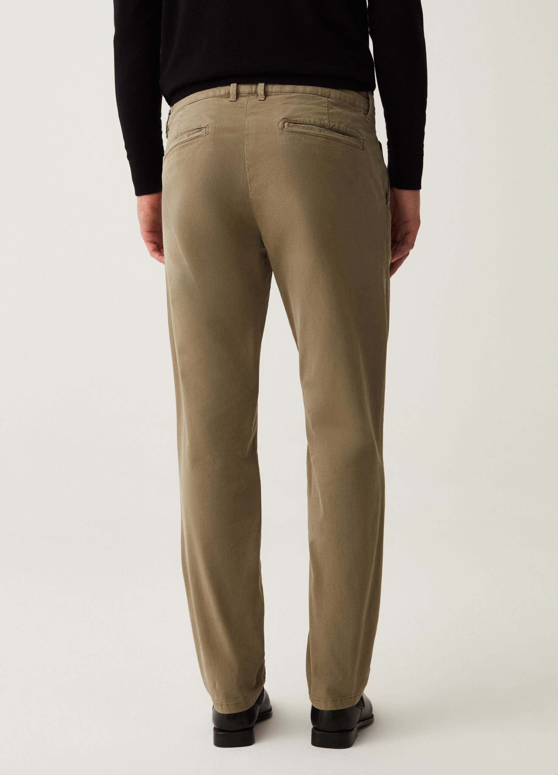 Pantaloni chino stretch tinta unita_3