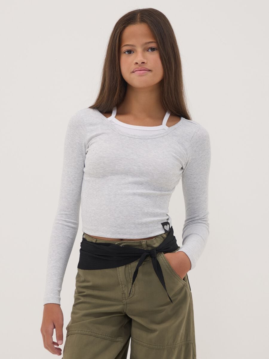 T-shirt grigia in cotone elasticizzato con spalline slim fit_1