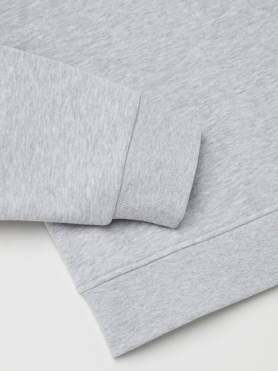 Essential sweatshirt with round neck_5