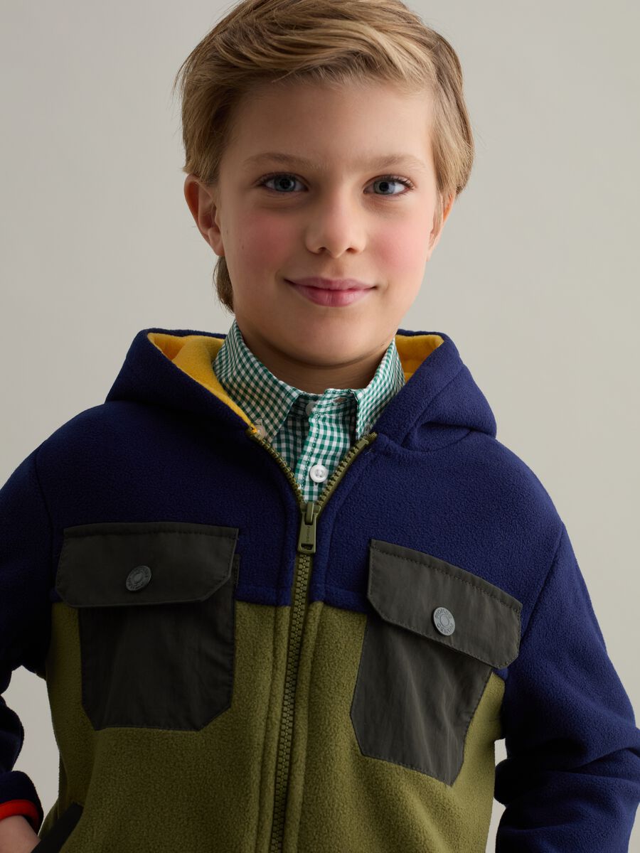Full-zip colourblock sweatshirt in fleece with hood_2