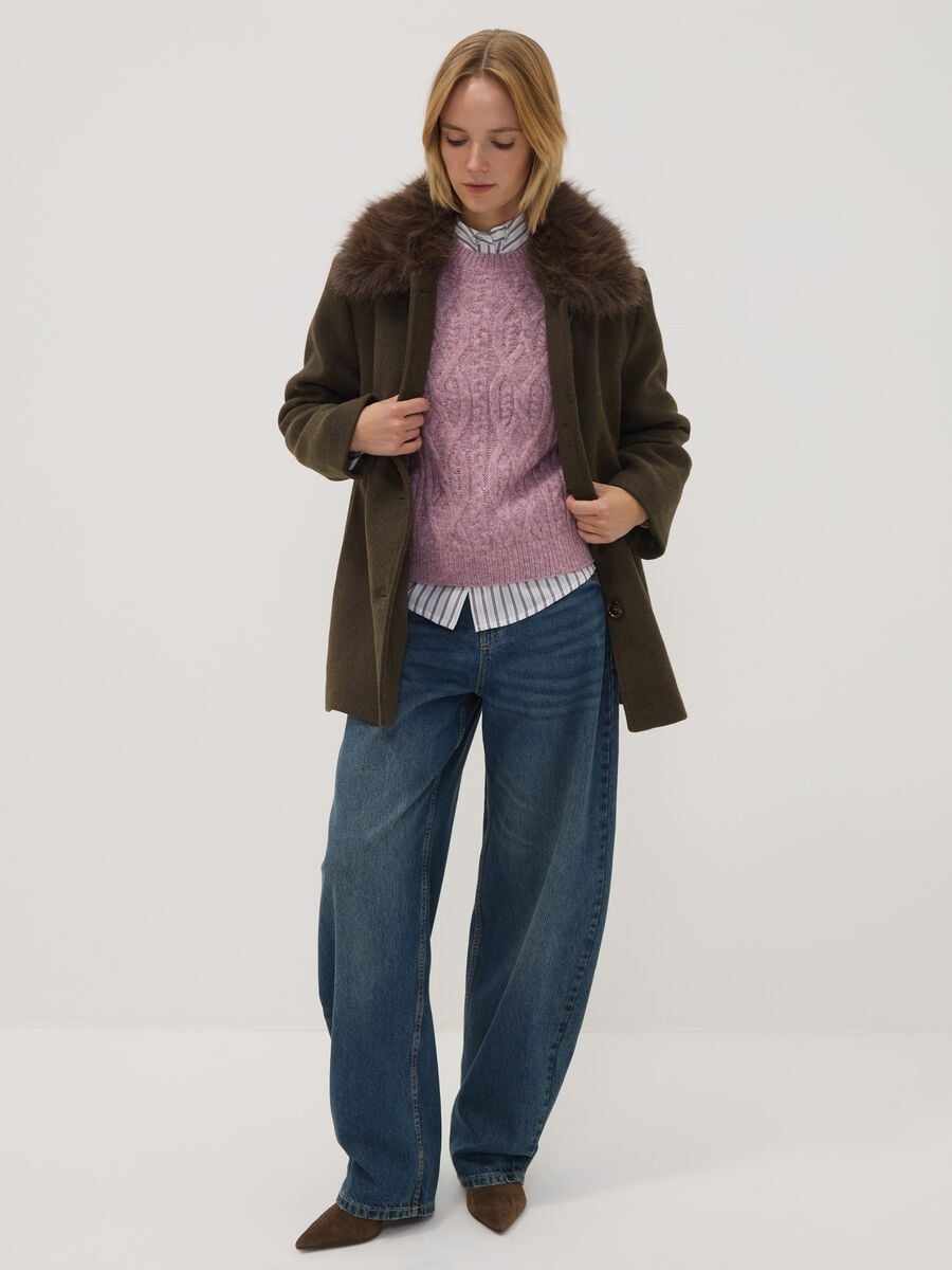 Cappotto marrone in misto lana e viscosa con collo in pelliccia_2