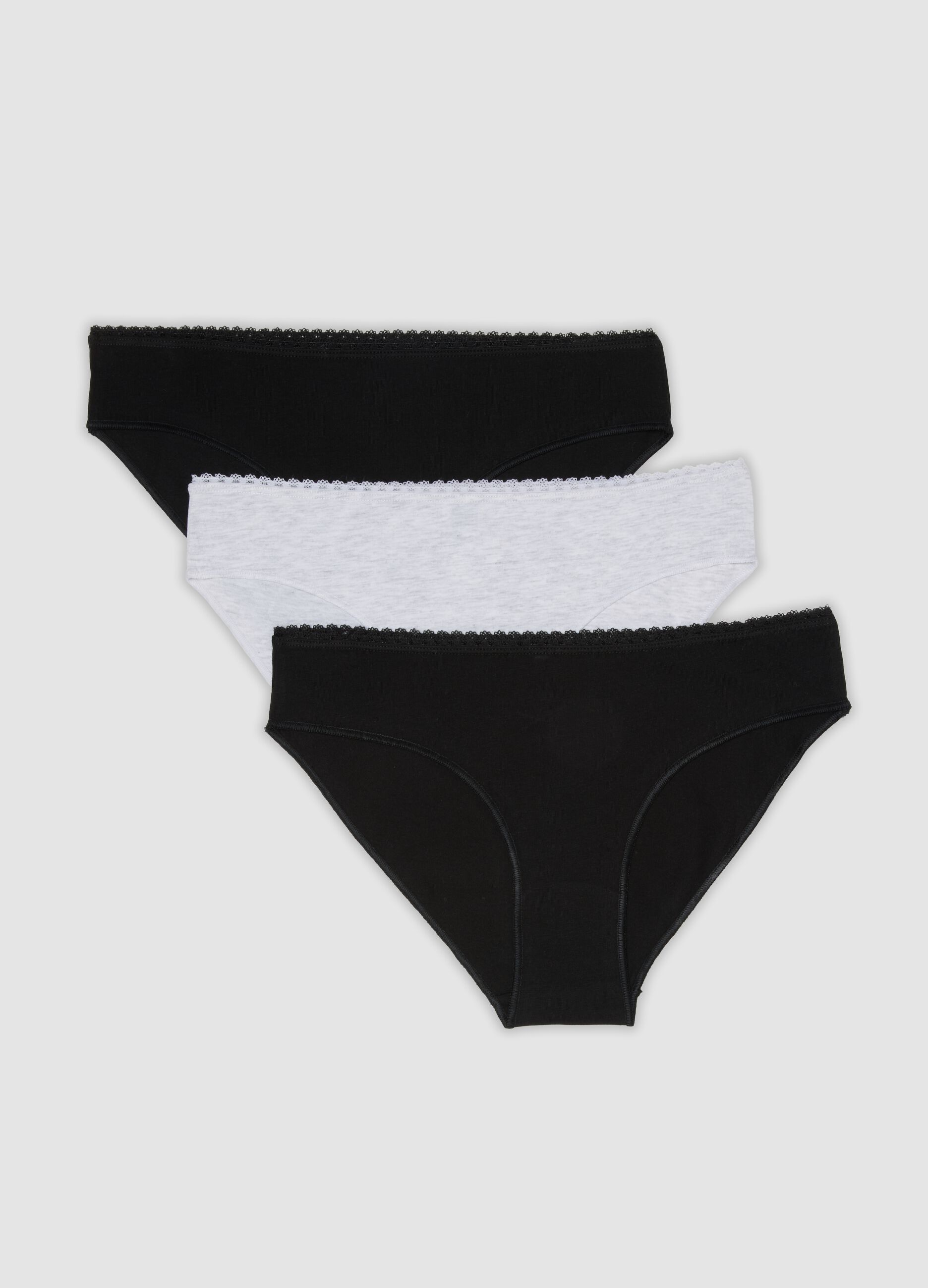 Three-pack of black and white briefs in stretch organic cotton blend