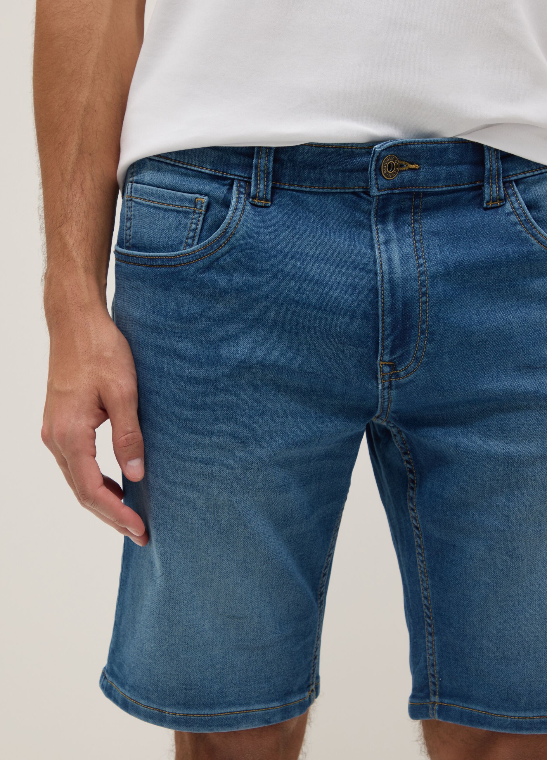 Slim-fit stretch cotton shorts