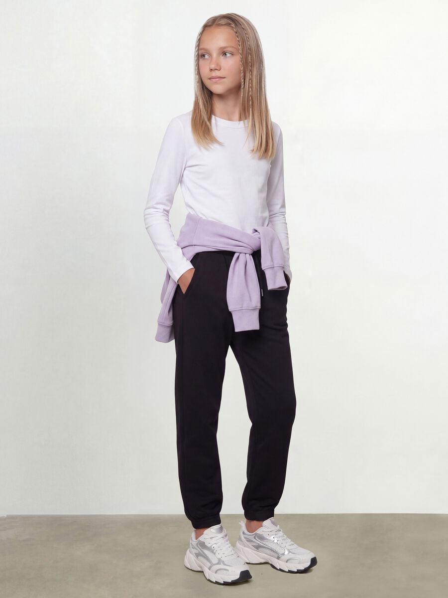 T-shirt bianca in cotone organico e viscosa elasticizzato con collo a costine per ragazza_1
