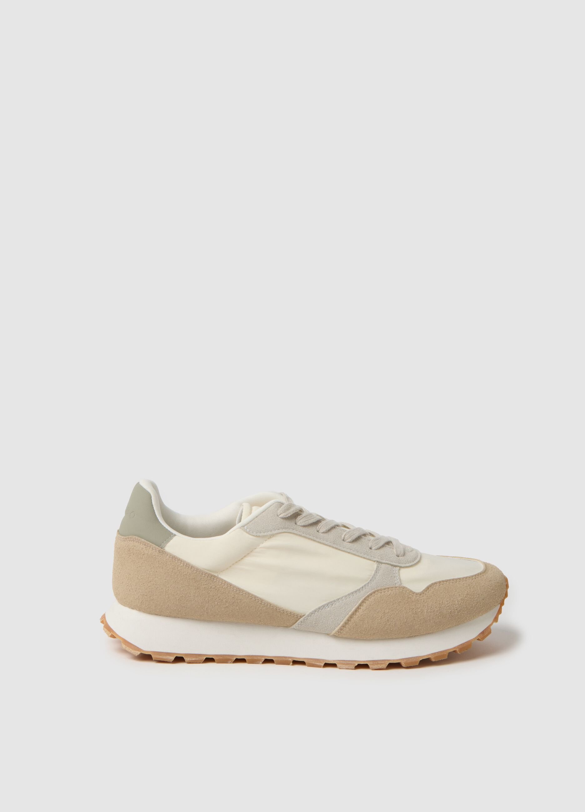 Combination sneakers with laces