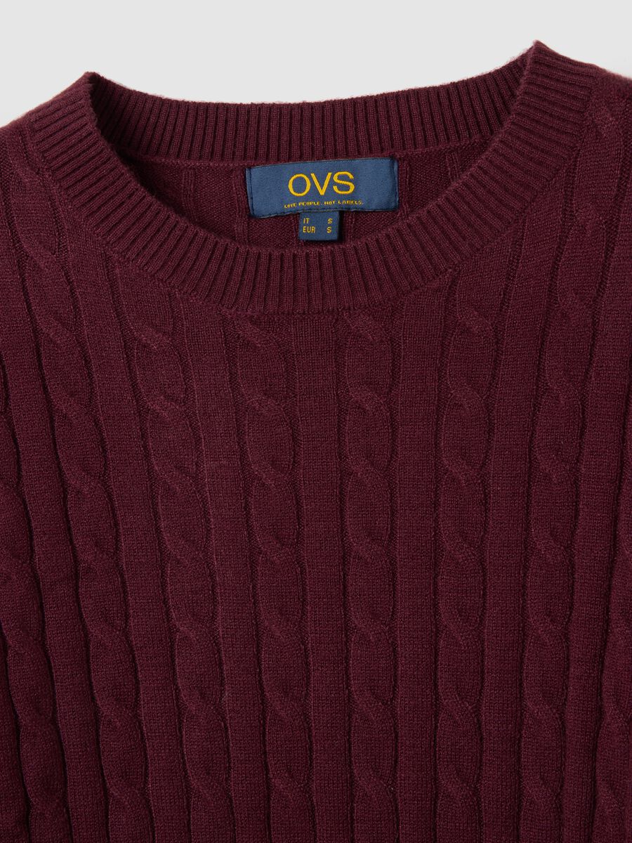 Pullover rosso con collo rotondo_1