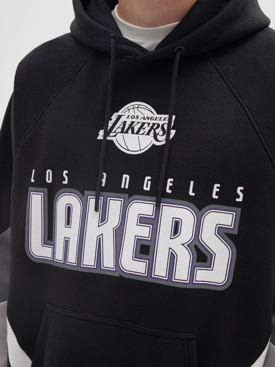 Black cotton blend sweatshirt with Los Angeles Lakers print_3