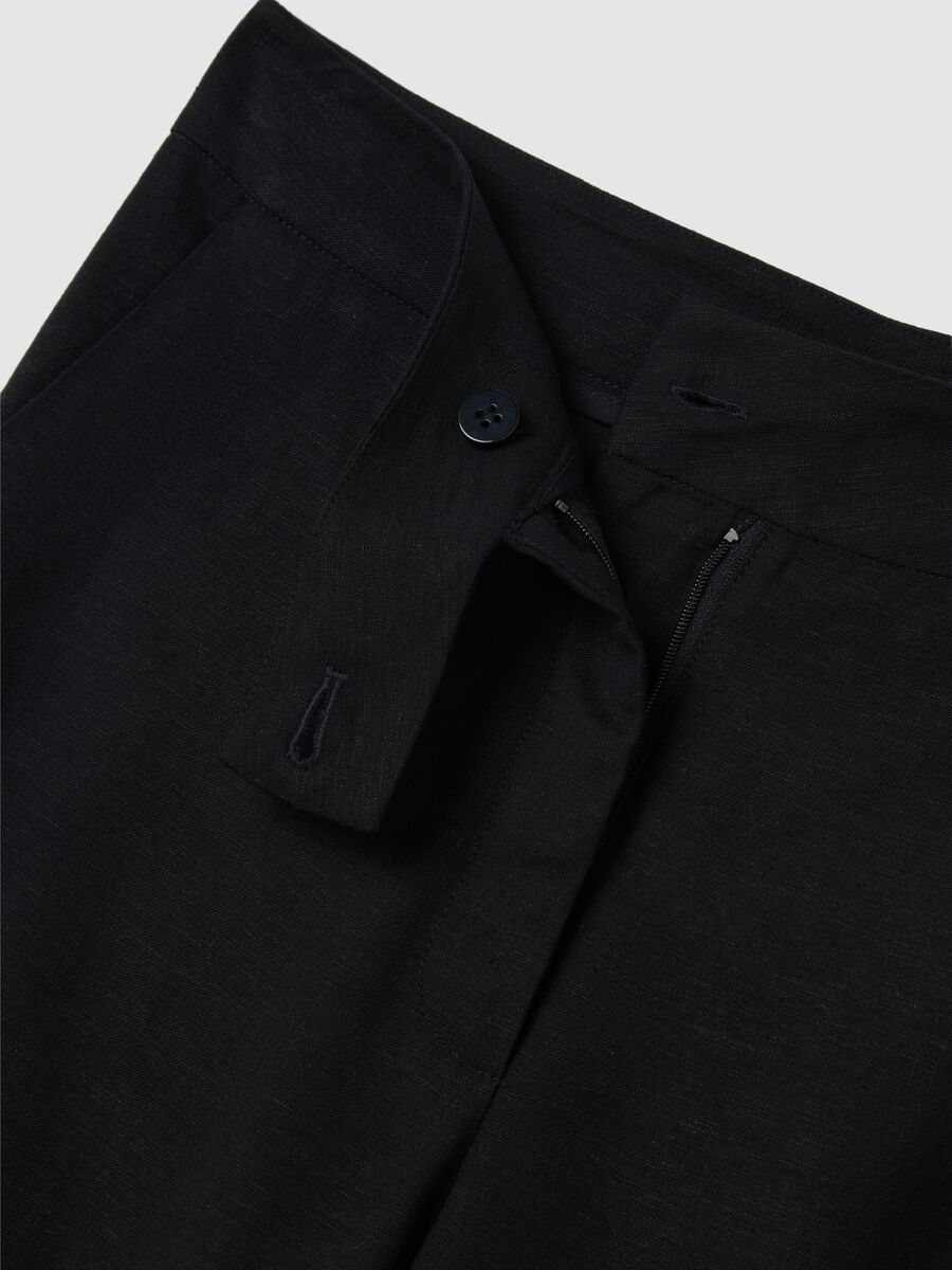 Women's black regular-fit trousers in viscose and linen blend_5