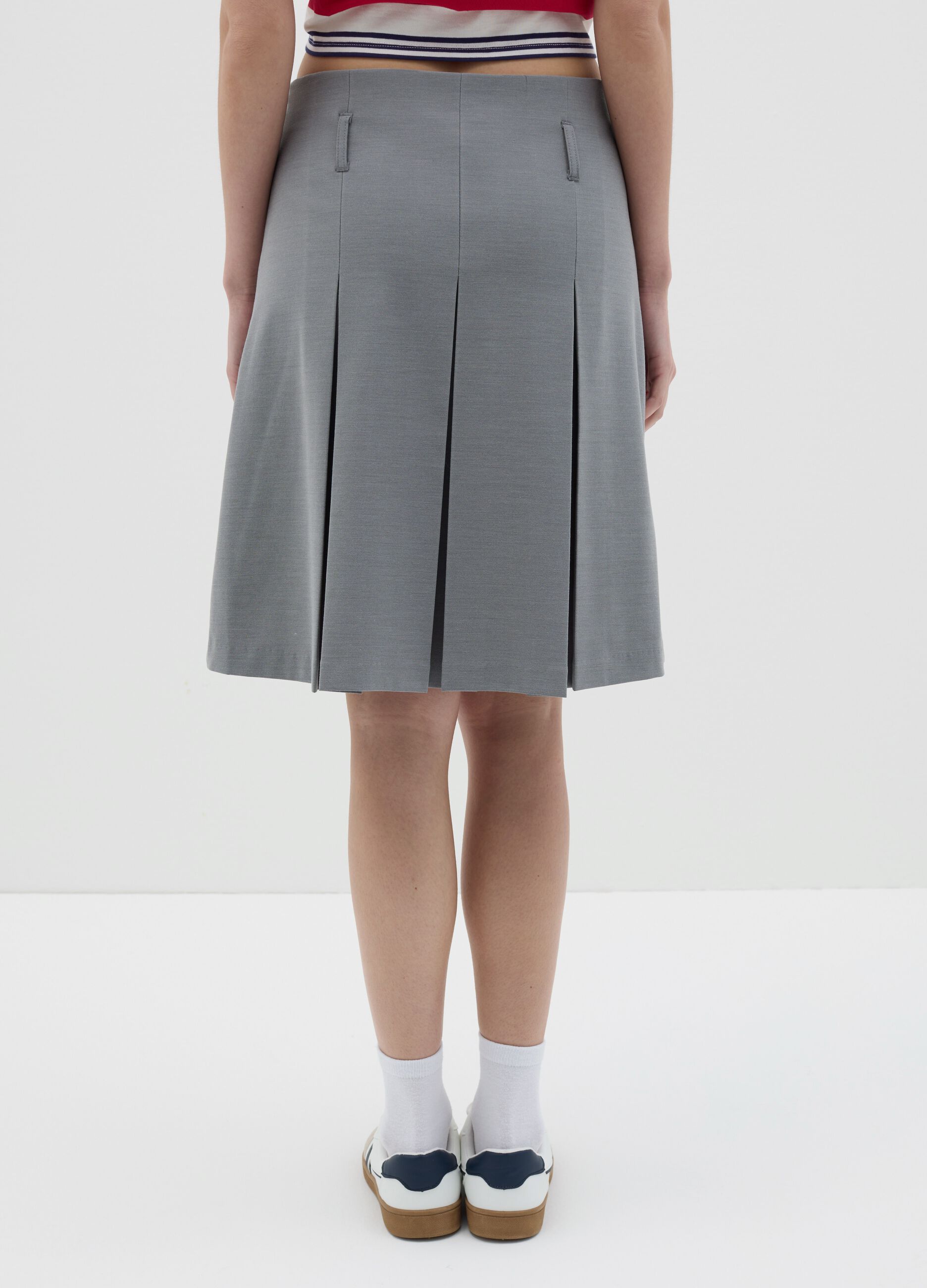 Grey pleated skirt