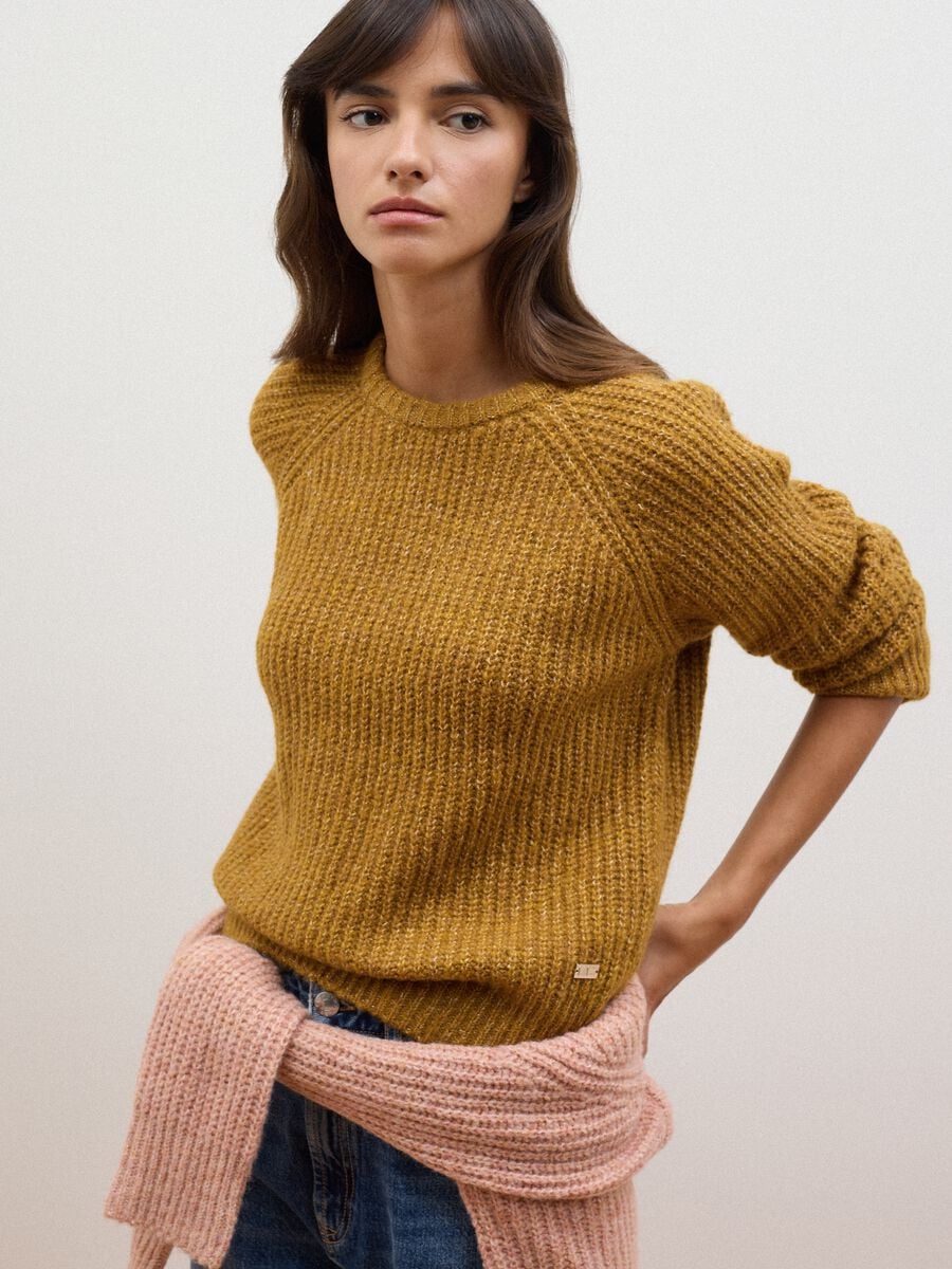 Maglia gialla in lana elasticizzata a costine regular fit_0