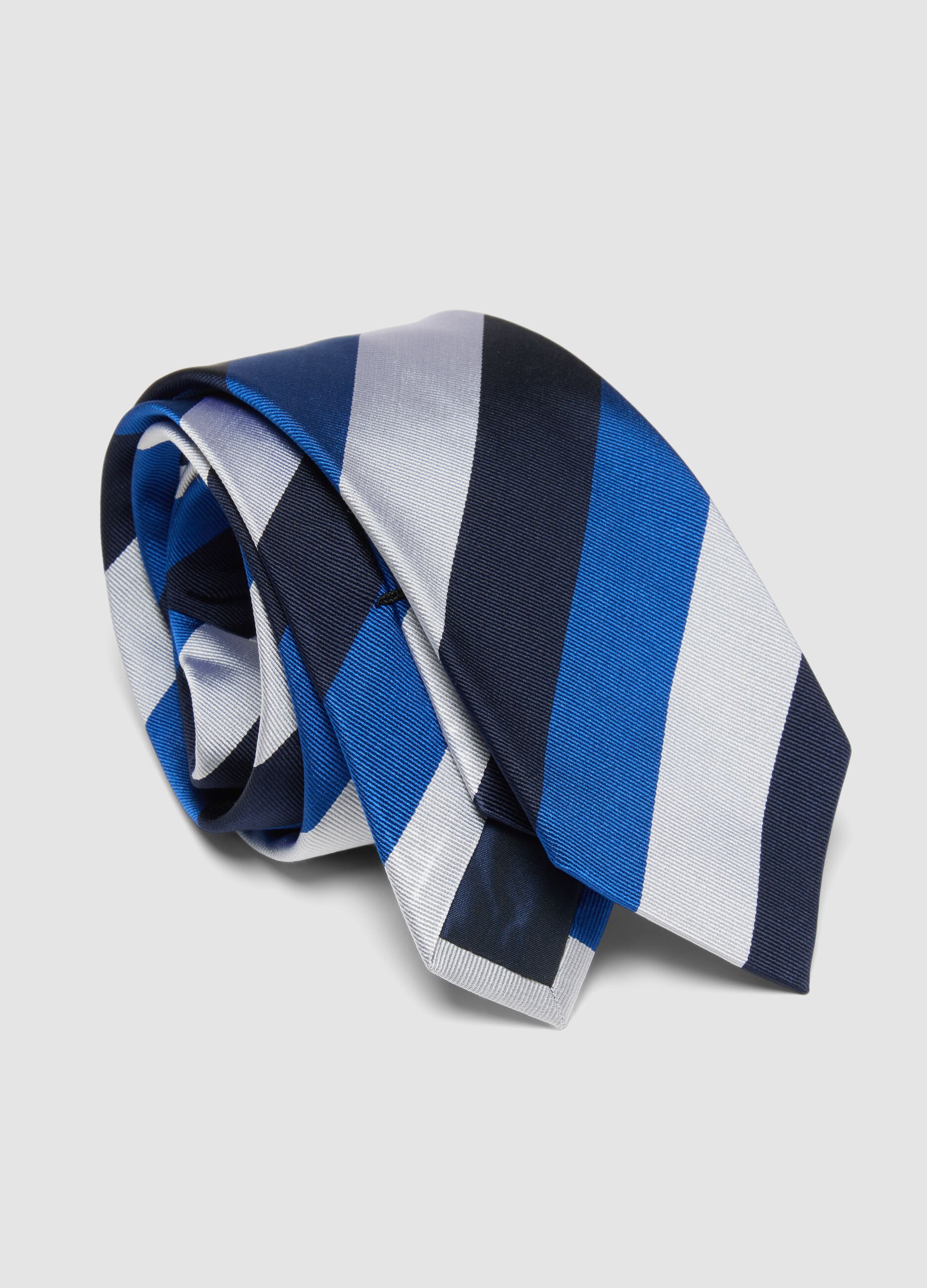 Cravatta blu in pura seta a righe diagonali