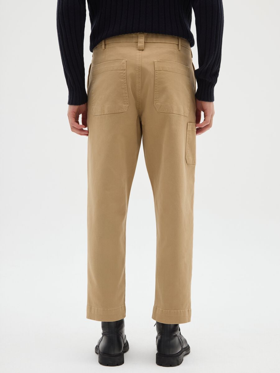 Pantaloni beige in cotone elasticizzato carrot fit_2