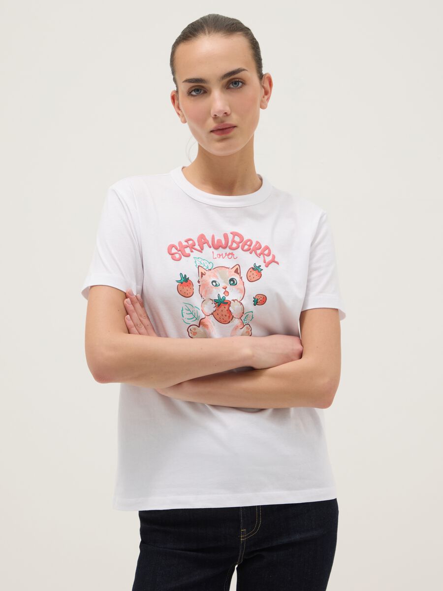 White pure cotton T-shirt regular fit with cat and strawberries print_0