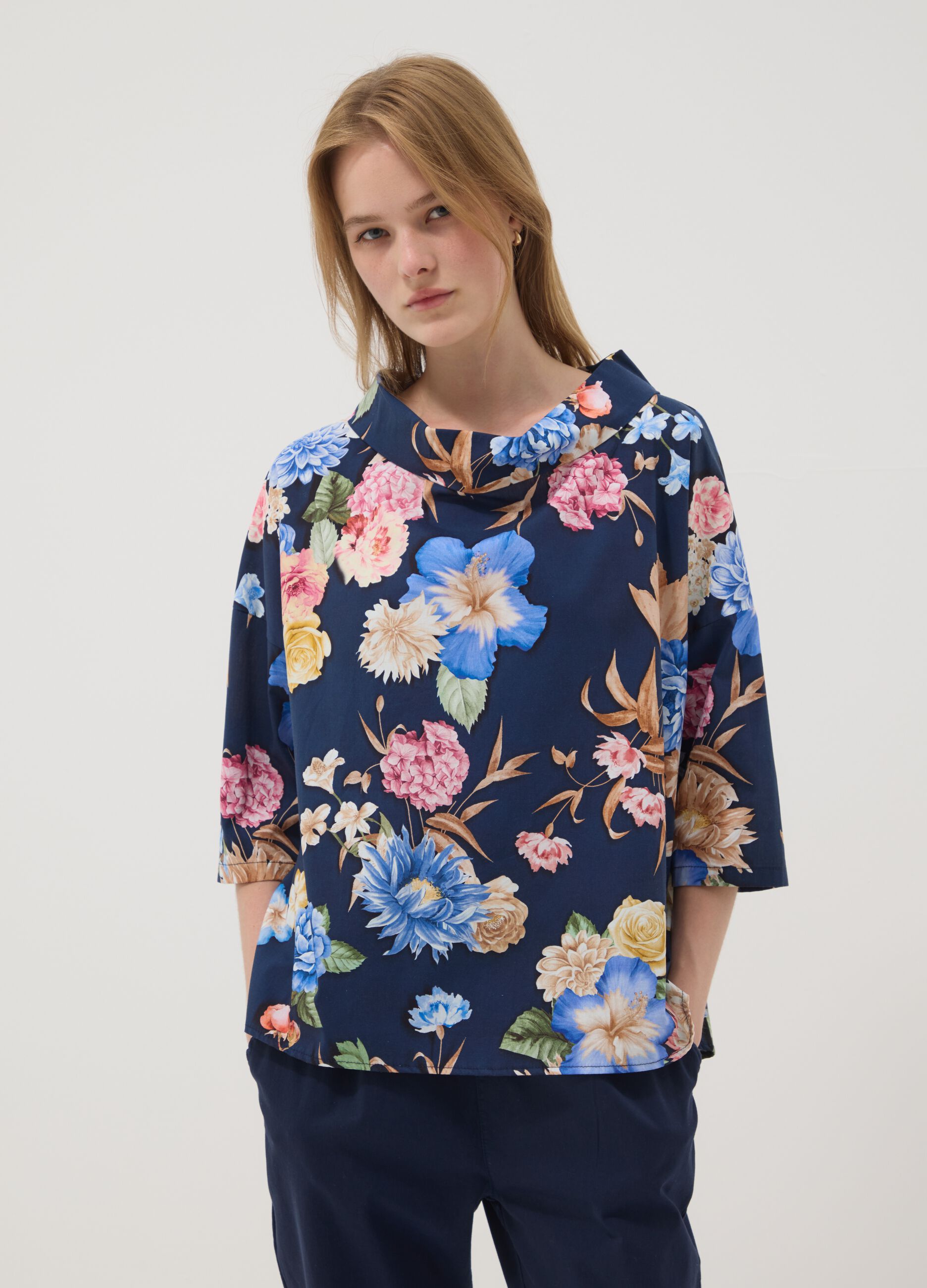Blue floral stretch-cotton top