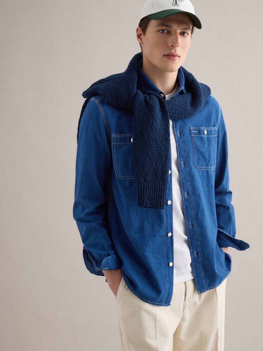 Camicia in puro cotone denim blu regular fit con tasche_0