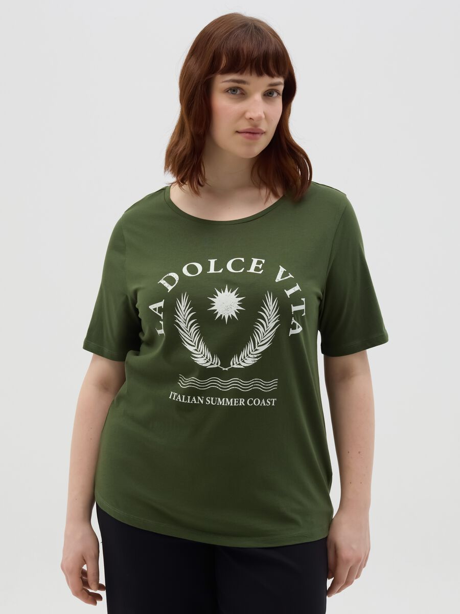 Curvy green T-shirt with "La Dolce Vita" print in cotton_0
