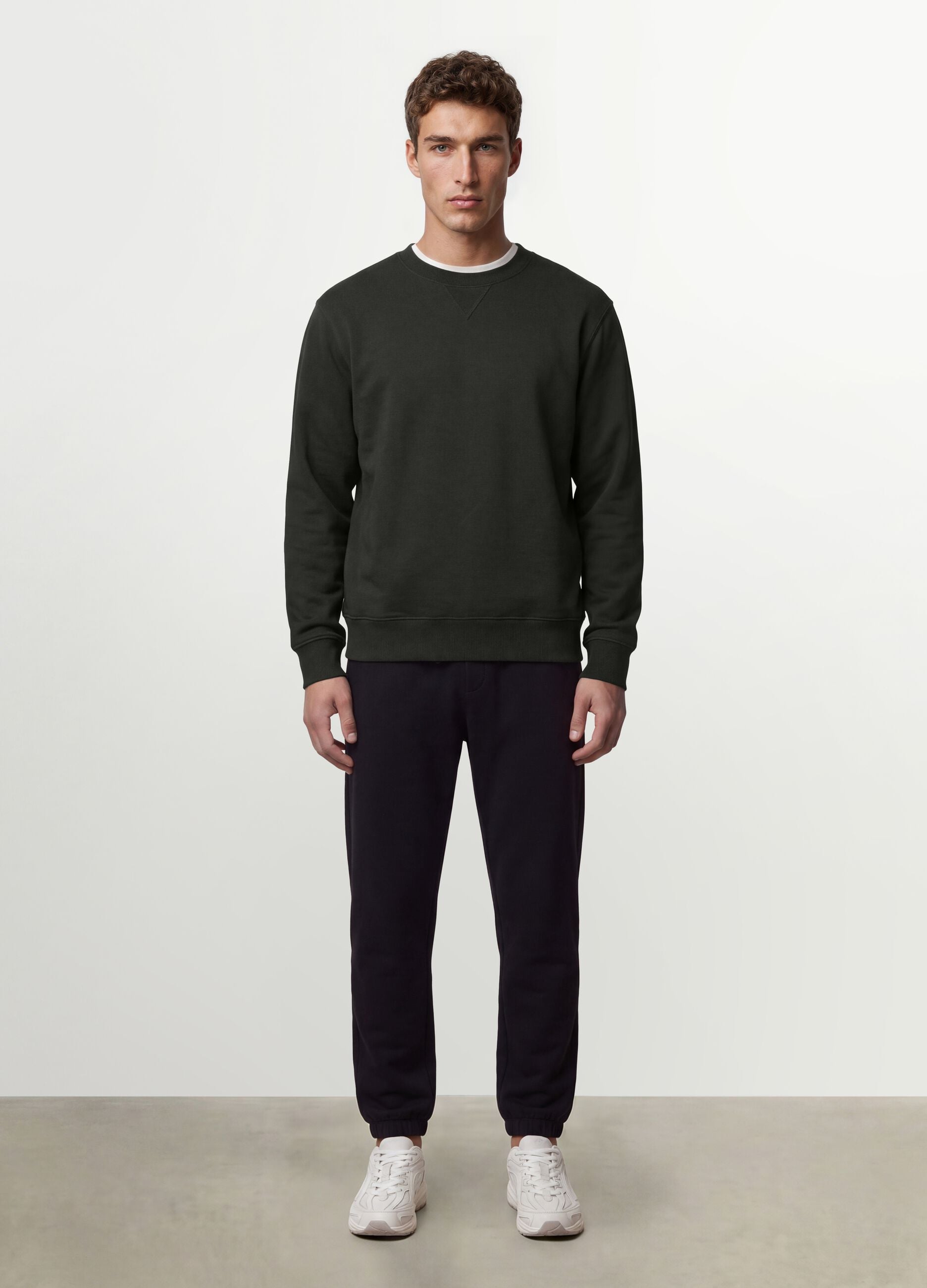 Black crew-neck cotton-blend sweatshirt, regular fit