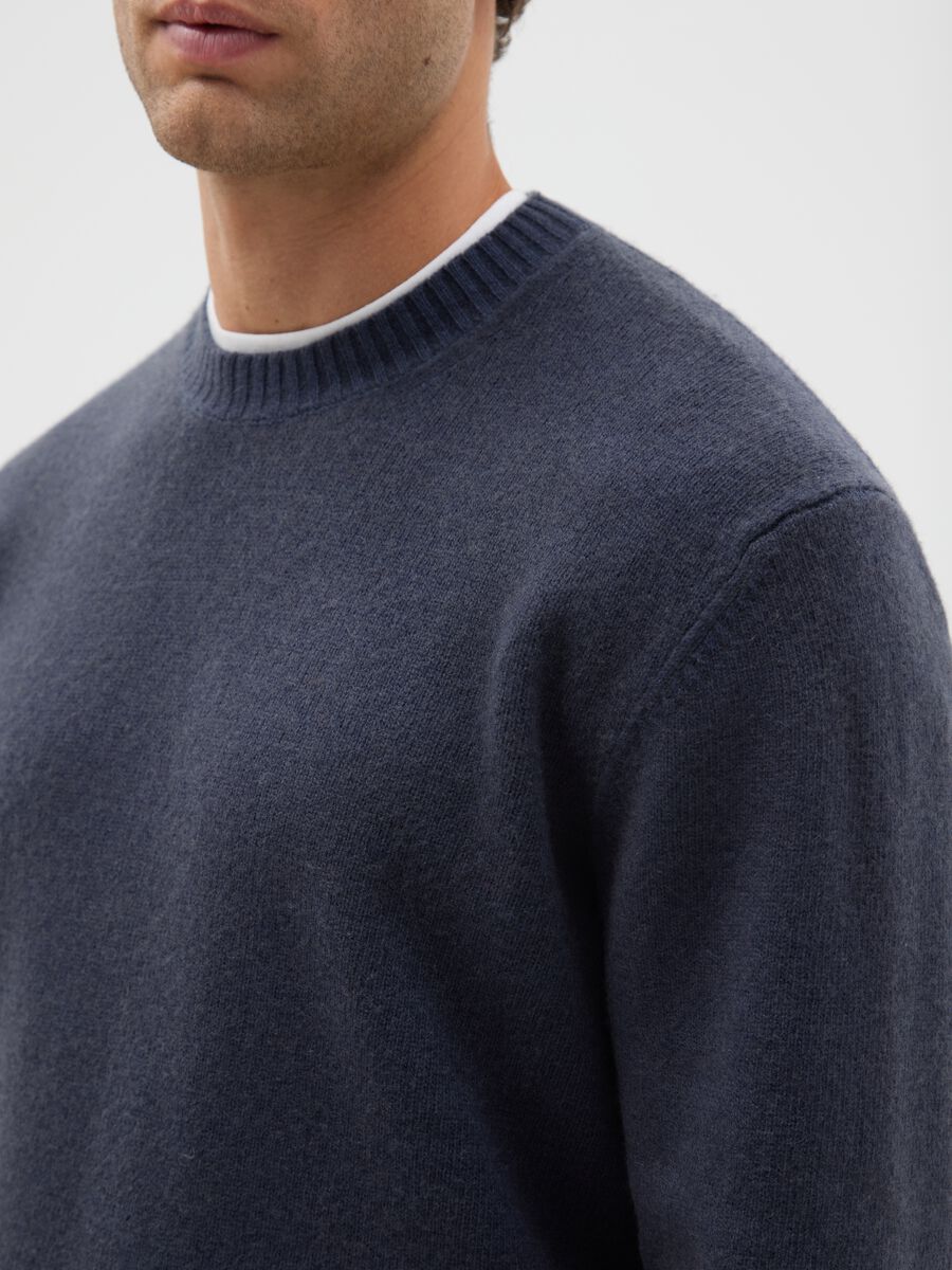 Blue crew neck sweater in regular fit wool blend_3