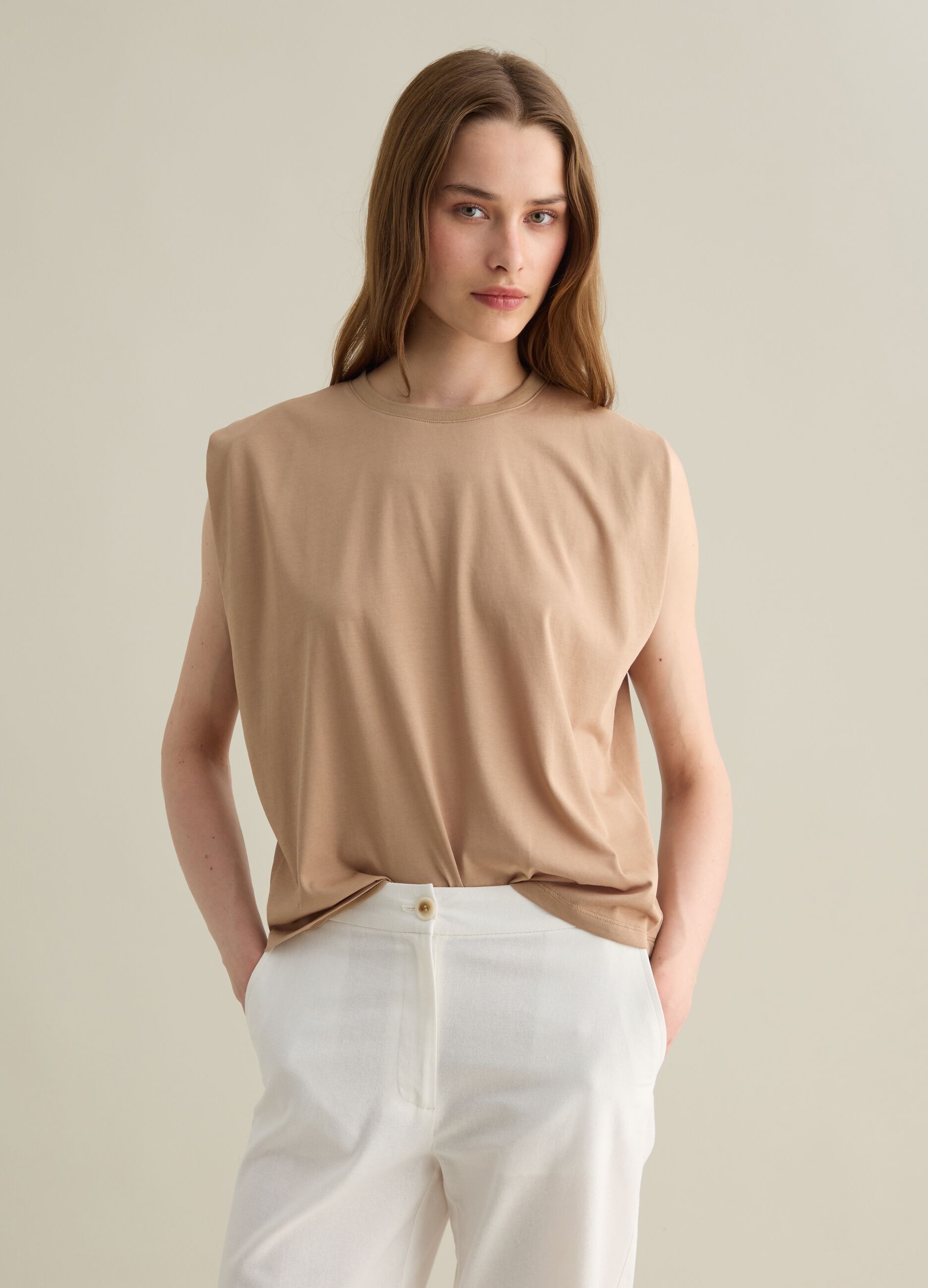 Beige short sleeve t-shirt in cotton and polyester blend