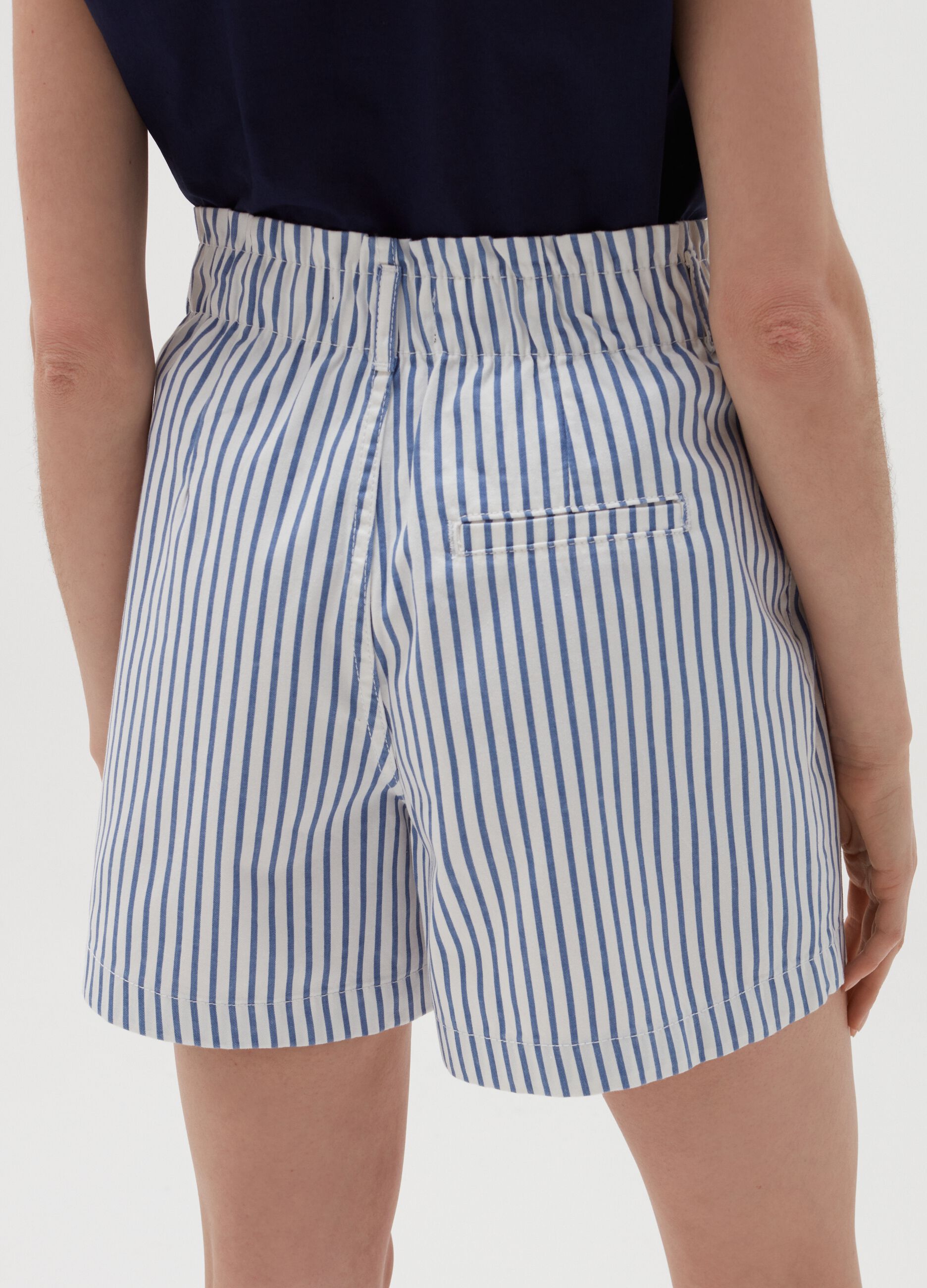 Cotton shorts with high waist