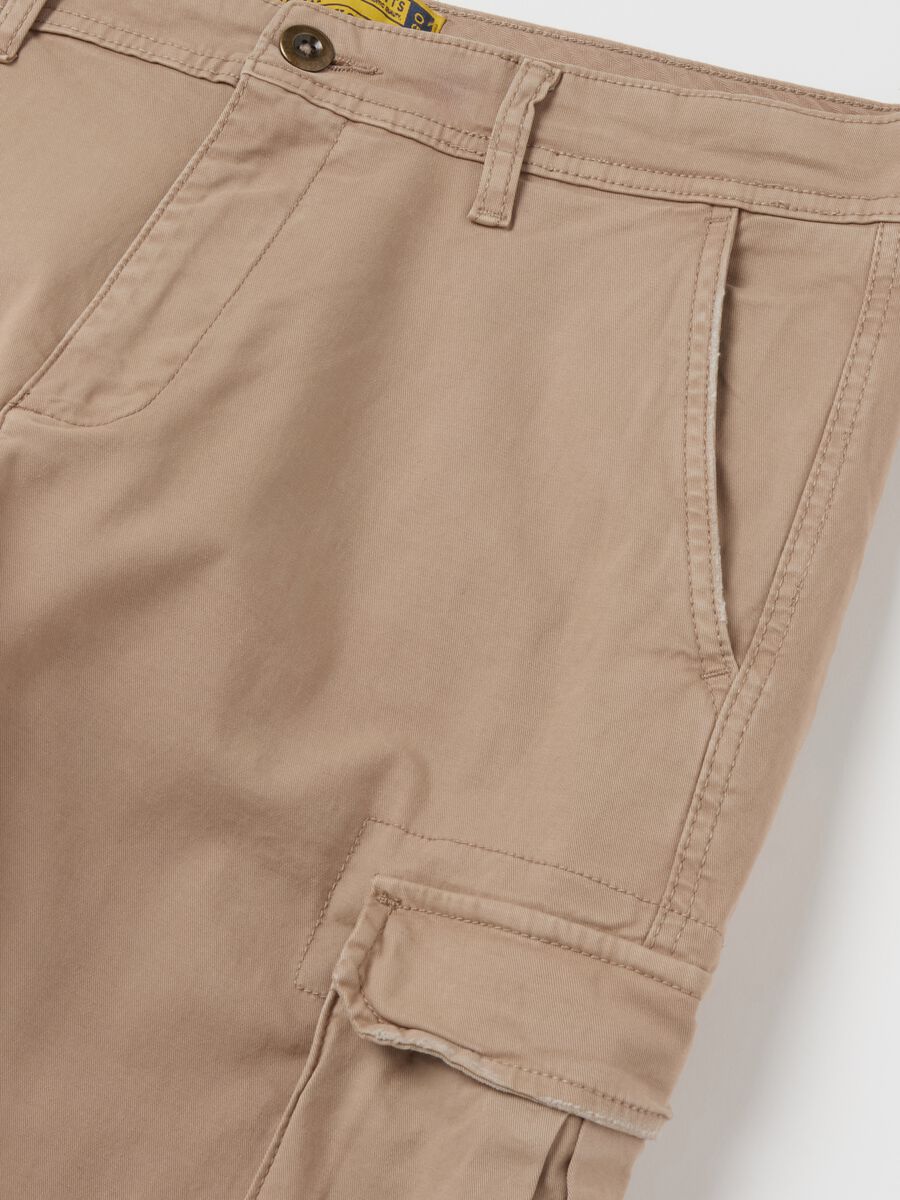 Cargo trousers in twill_5