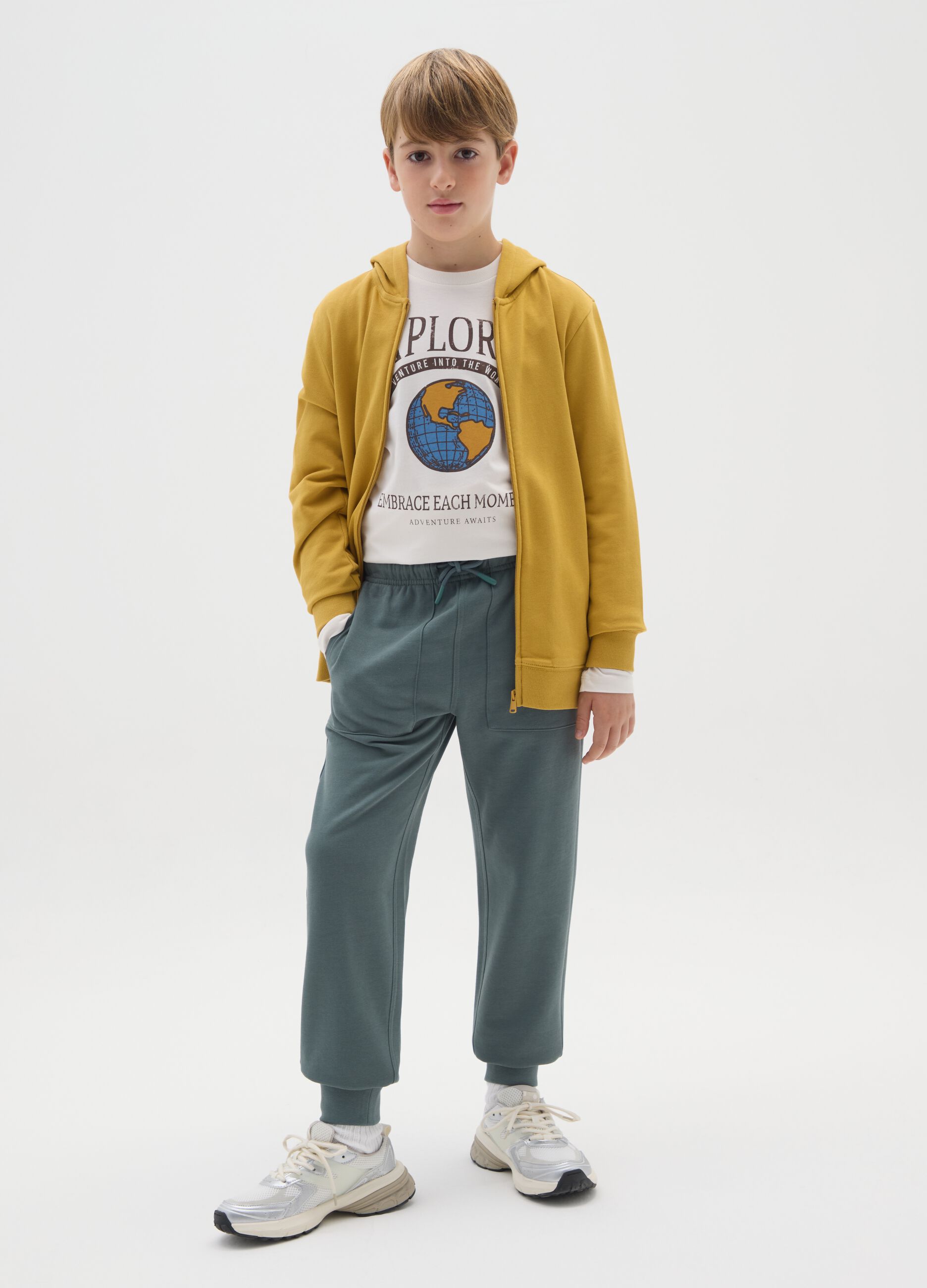 Boys' green regular fit cotton jogger trousers