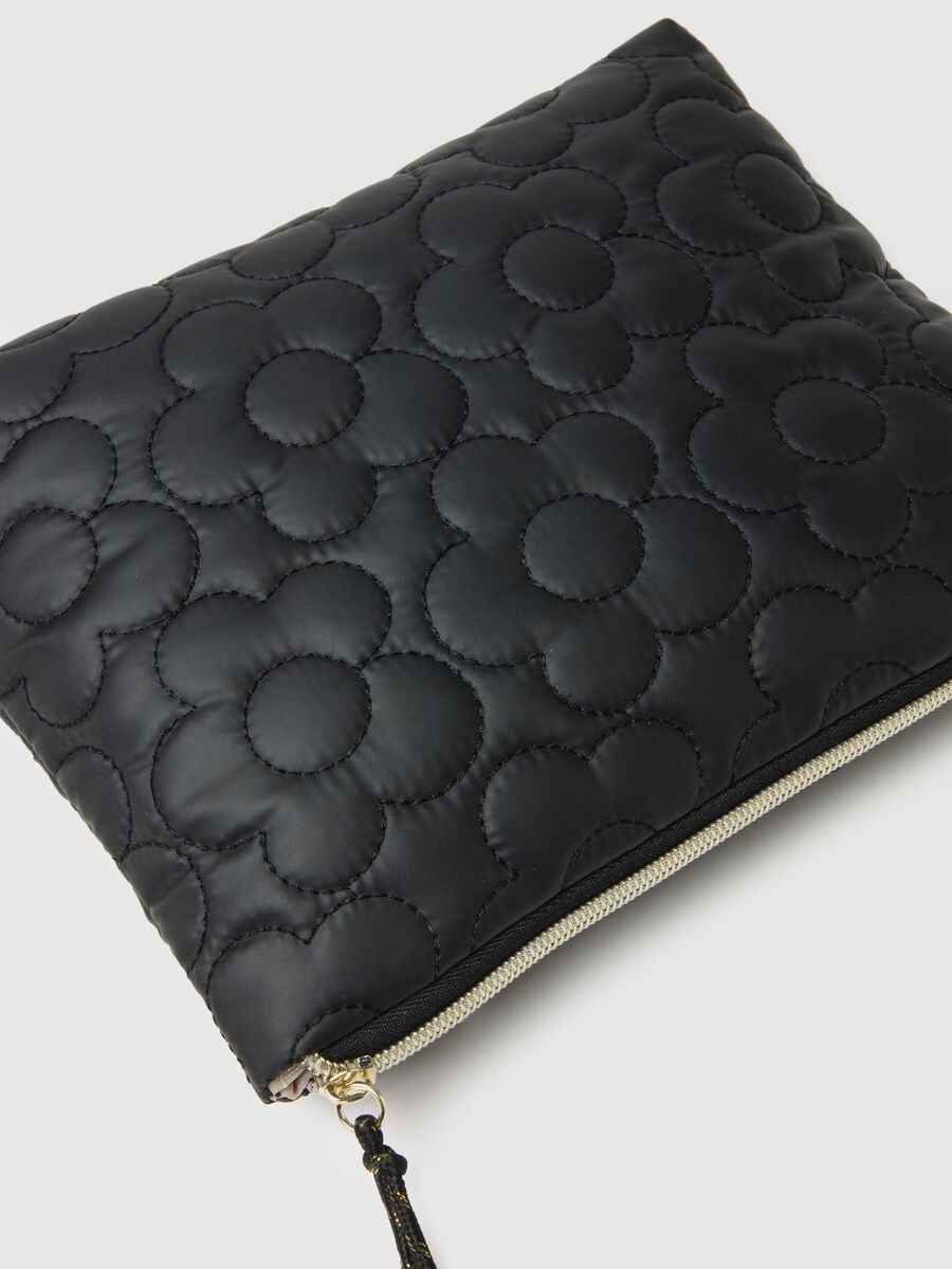 Black pouch with zip and floral pattern_1