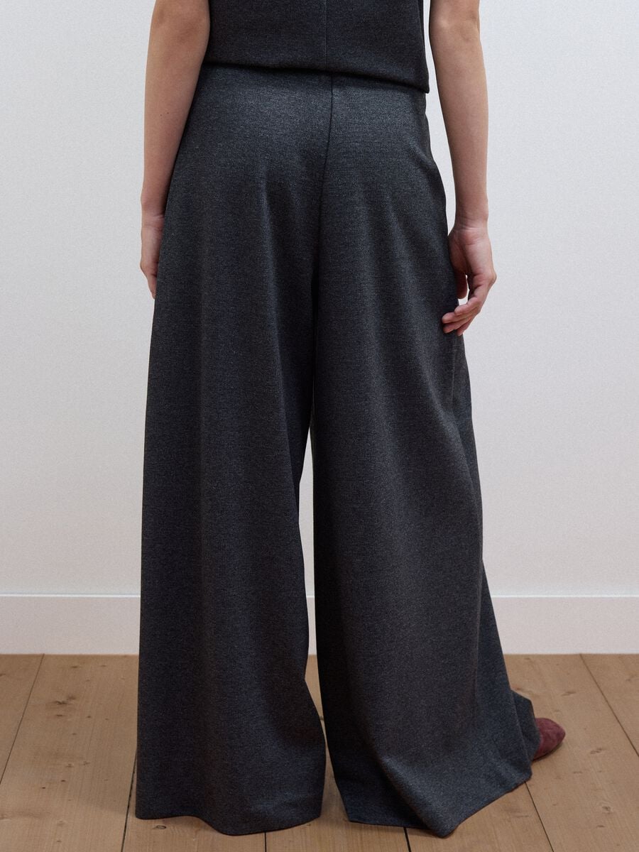 Grey formal stretch-viscose trousers with a baggy fit_2