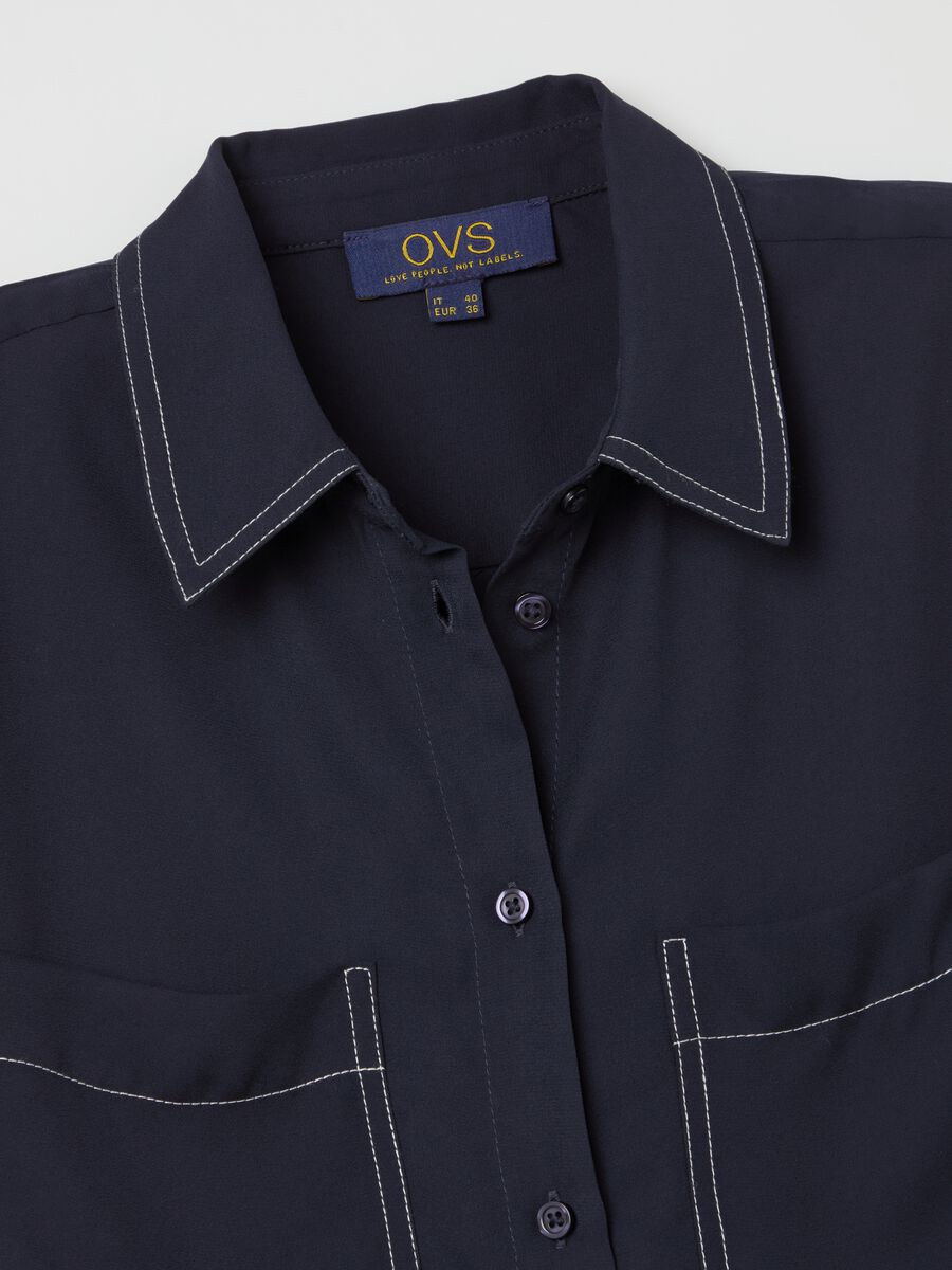 Camicia con cuciture a contrasto_5