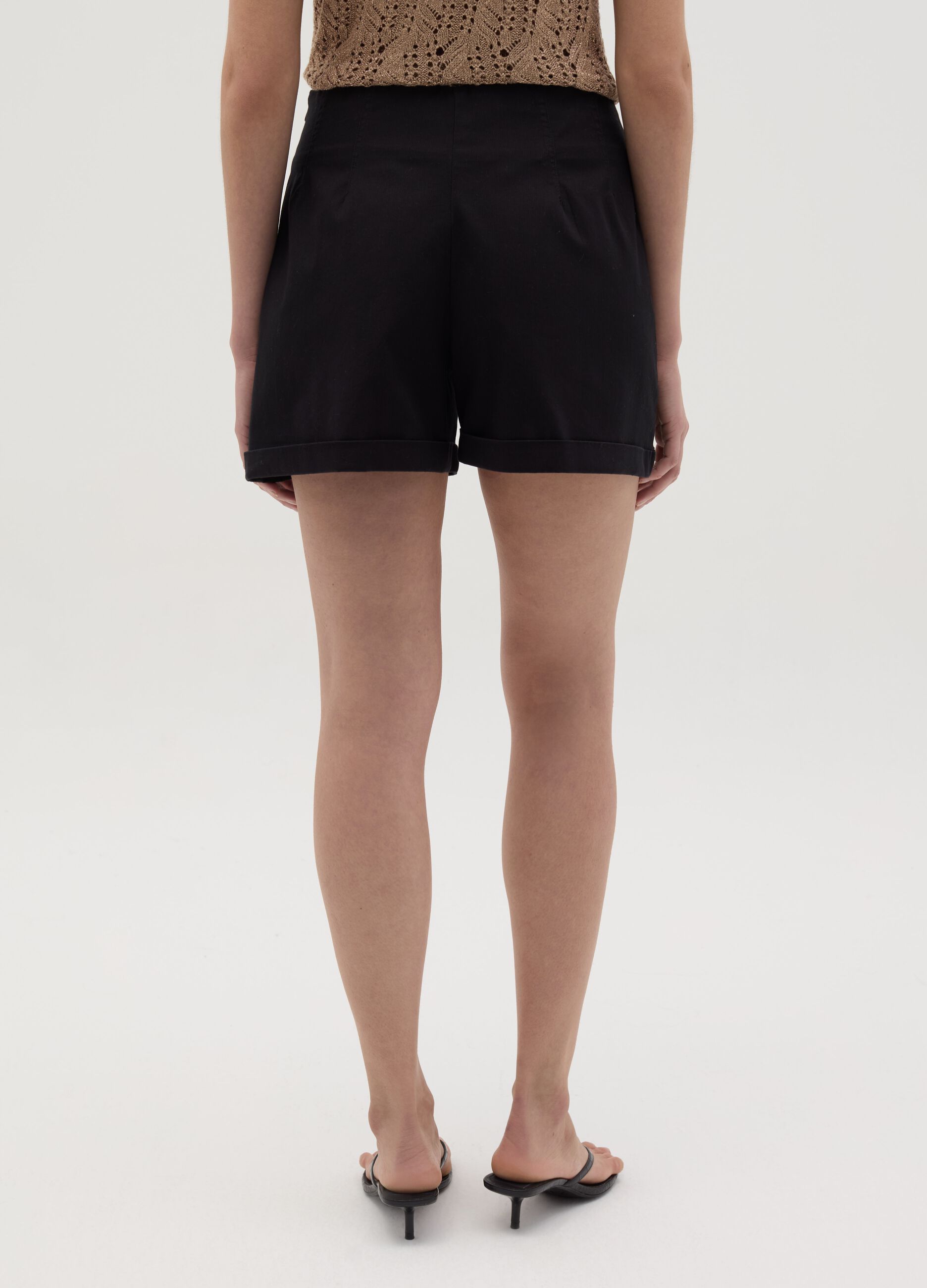 Tailored shorts with turn ups