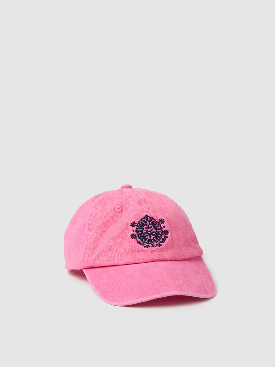 Baseball cap in denim with embroidery_0